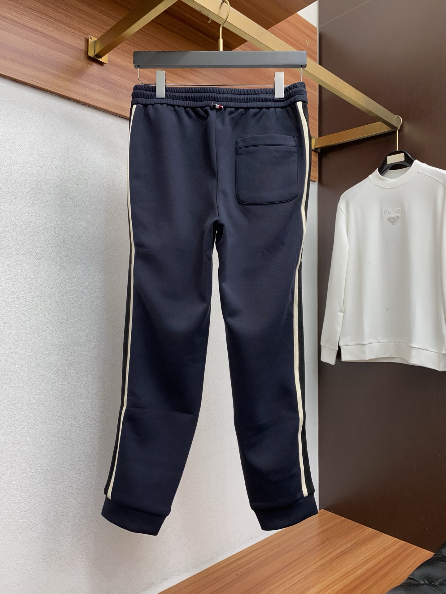 蒙口 秋冬新款加厚拉绒休闲裤，老钱风格强势上新，新款不断！！！高级纯棉加厚拉绒面料，寒冬保暖神器，男士休