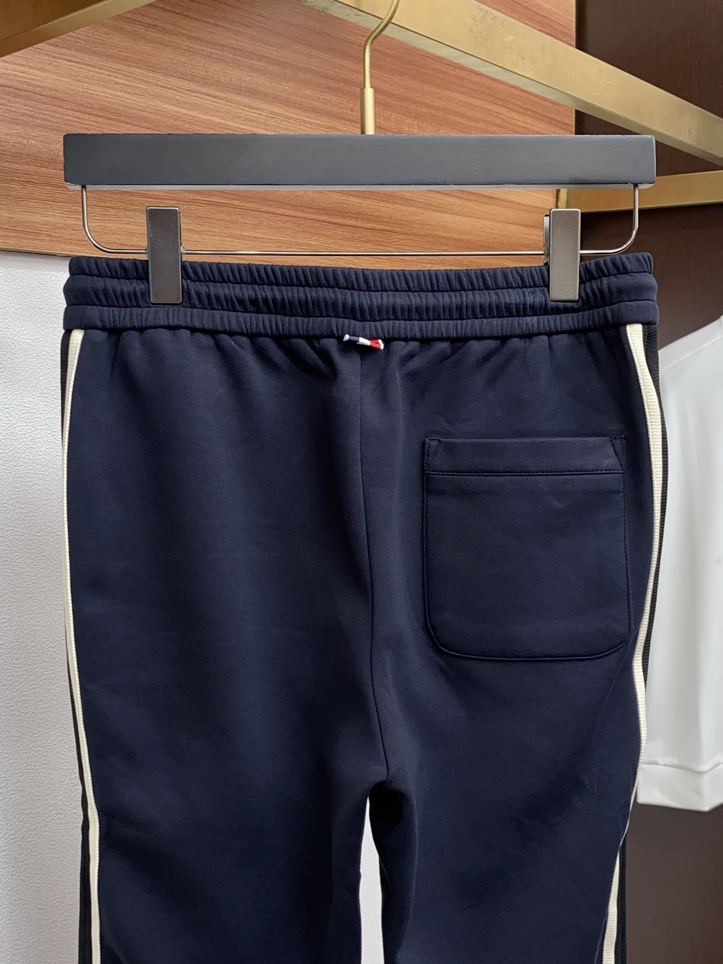 蒙口 秋冬新款加厚拉绒休闲裤，老钱风格强势上新，新款不断！！！高级纯棉加厚拉绒面料，寒冬保暖神器，男士休