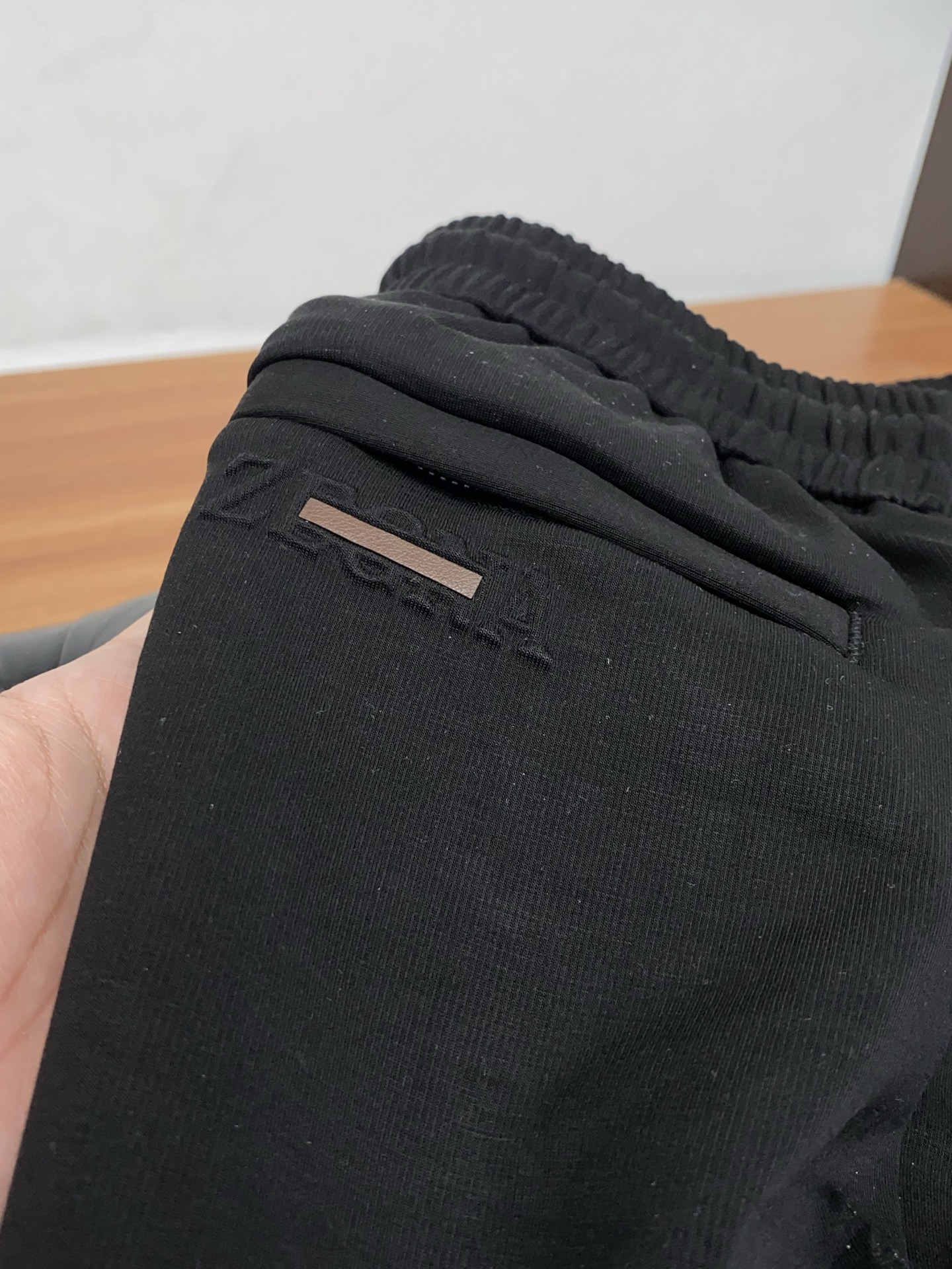 杰尼亚 秋冬新款休闲裤，老钱风格强势上新，新款不断！！！高级纯棉面料，寒冬保暖神器，男士休闲长裤，整体蓬