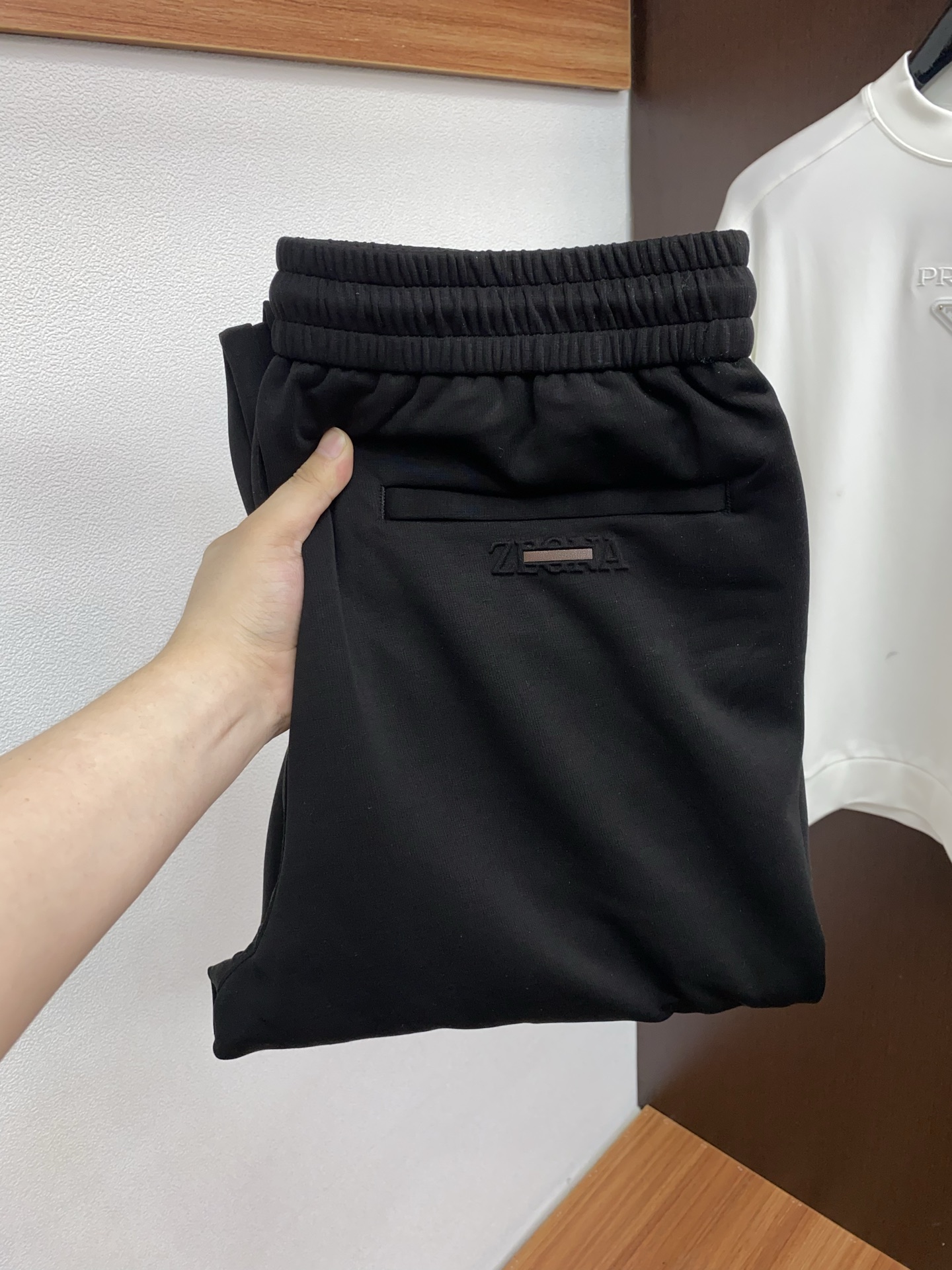 杰尼亚 秋冬新款休闲裤，老钱风格强势上新，新款不断！！！高级纯棉面料，寒冬保暖神器，男士休闲长裤，整体蓬