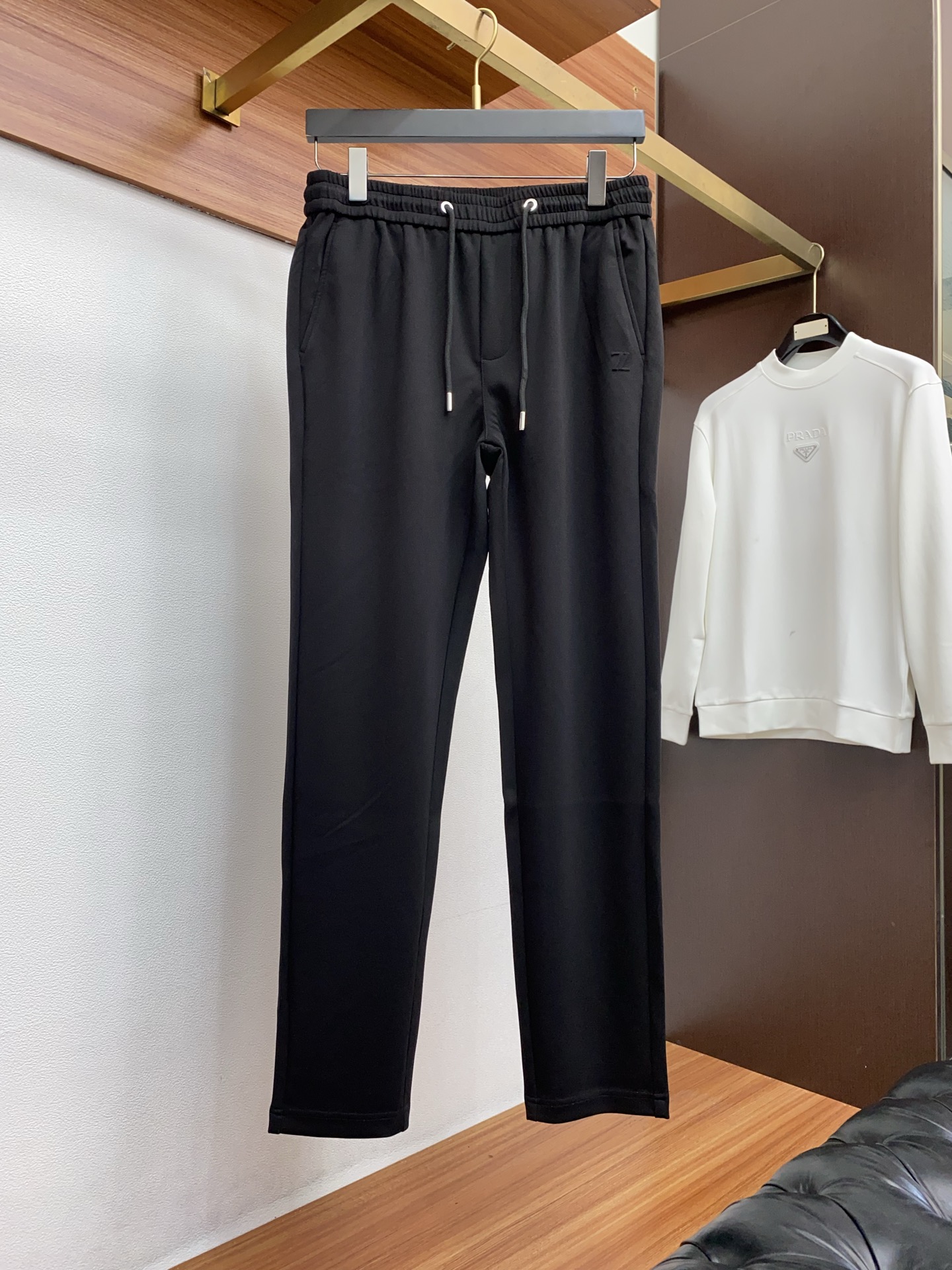 杰尼亚 秋冬新款休闲裤，老钱风格强势上新，新款不断！！！高级纯棉面料，寒冬保暖神器，男士休闲长裤，整体蓬