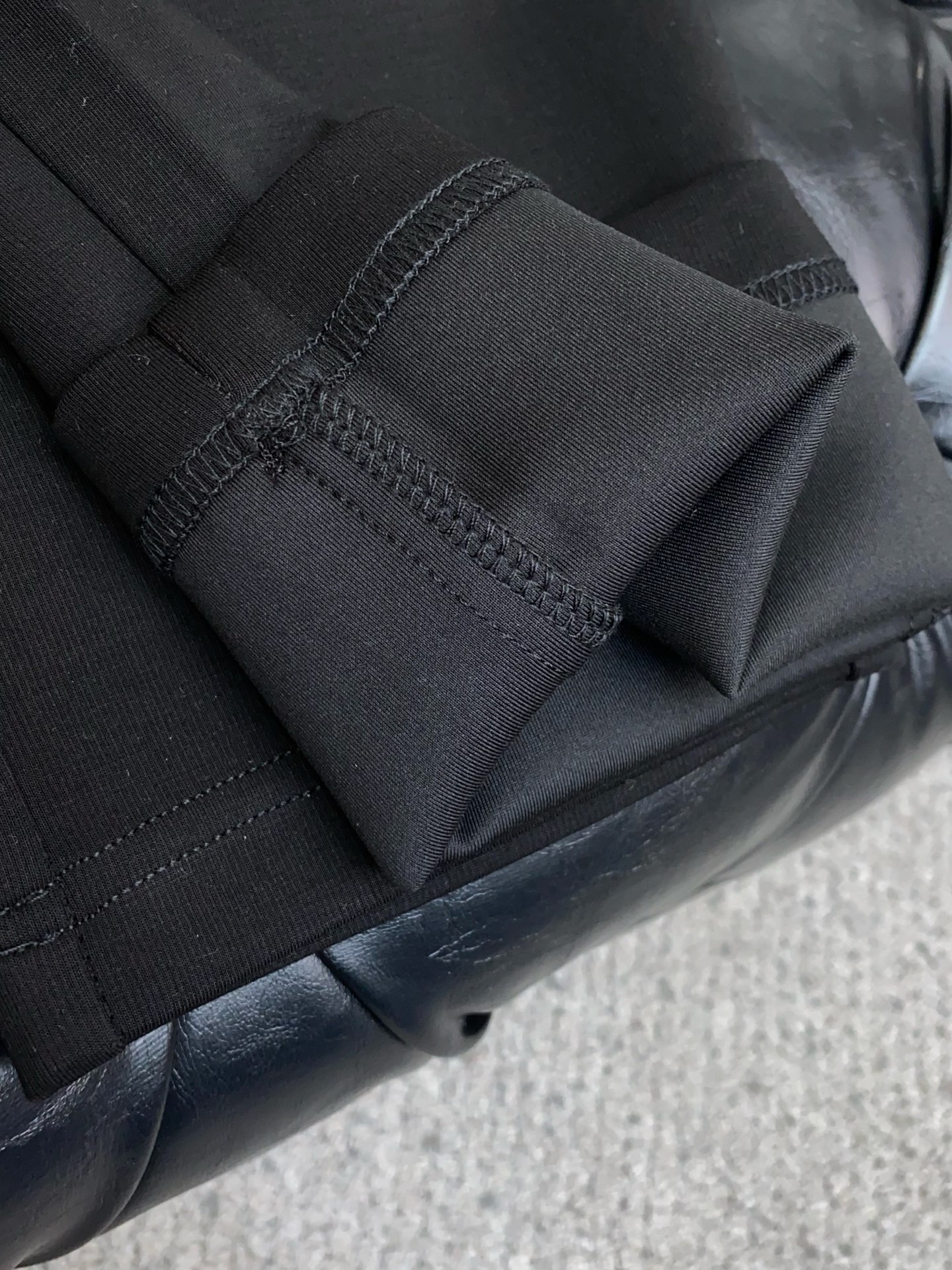 杰尼亚 秋冬新款休闲裤，老钱风格强势上新，新款不断！！！高级纯棉面料，寒冬保暖神器，男士休闲长裤，整体蓬