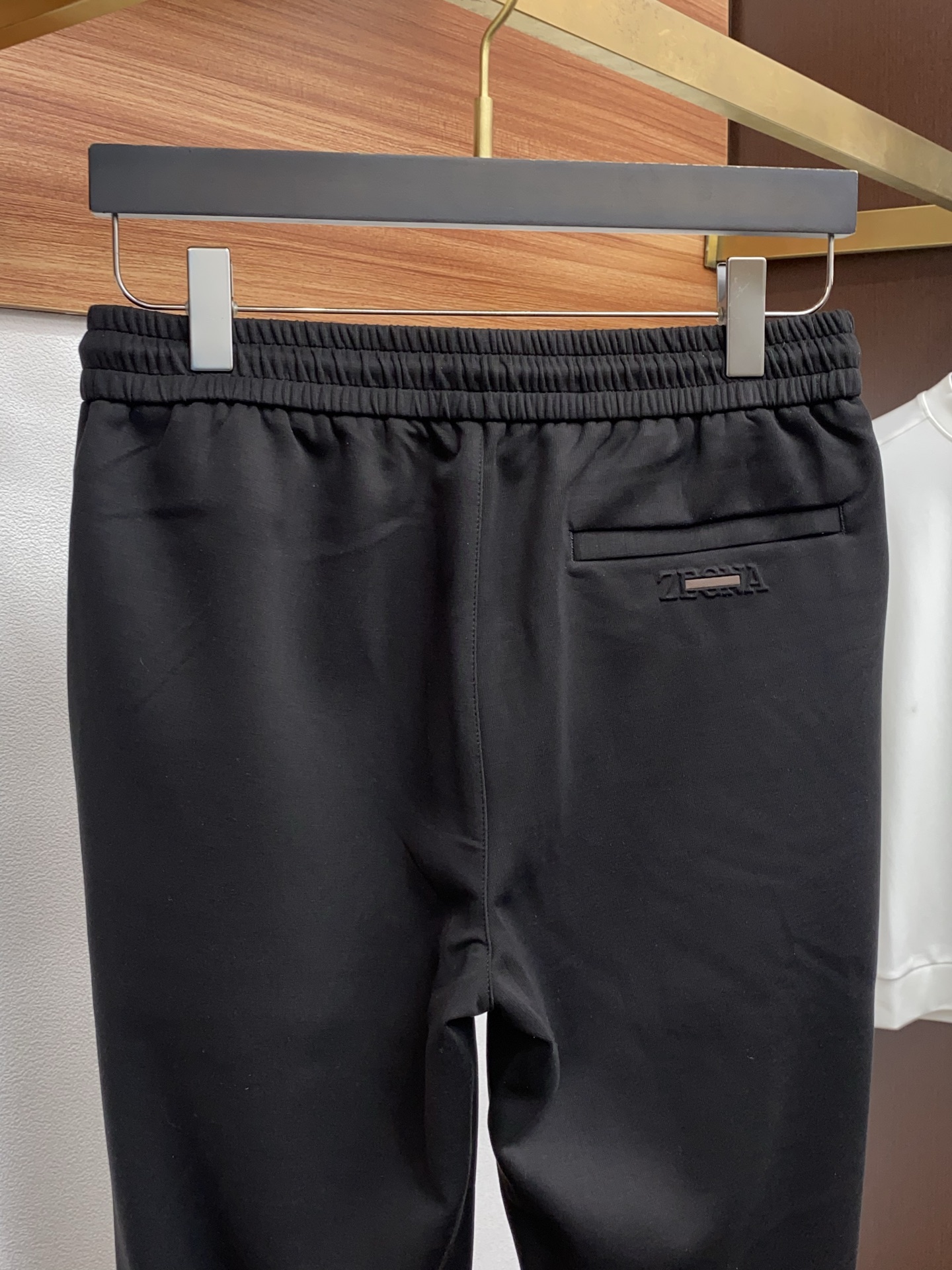 杰尼亚 秋冬新款休闲裤，老钱风格强势上新，新款不断！！！高级纯棉面料，寒冬保暖神器，男士休闲长裤，整体蓬