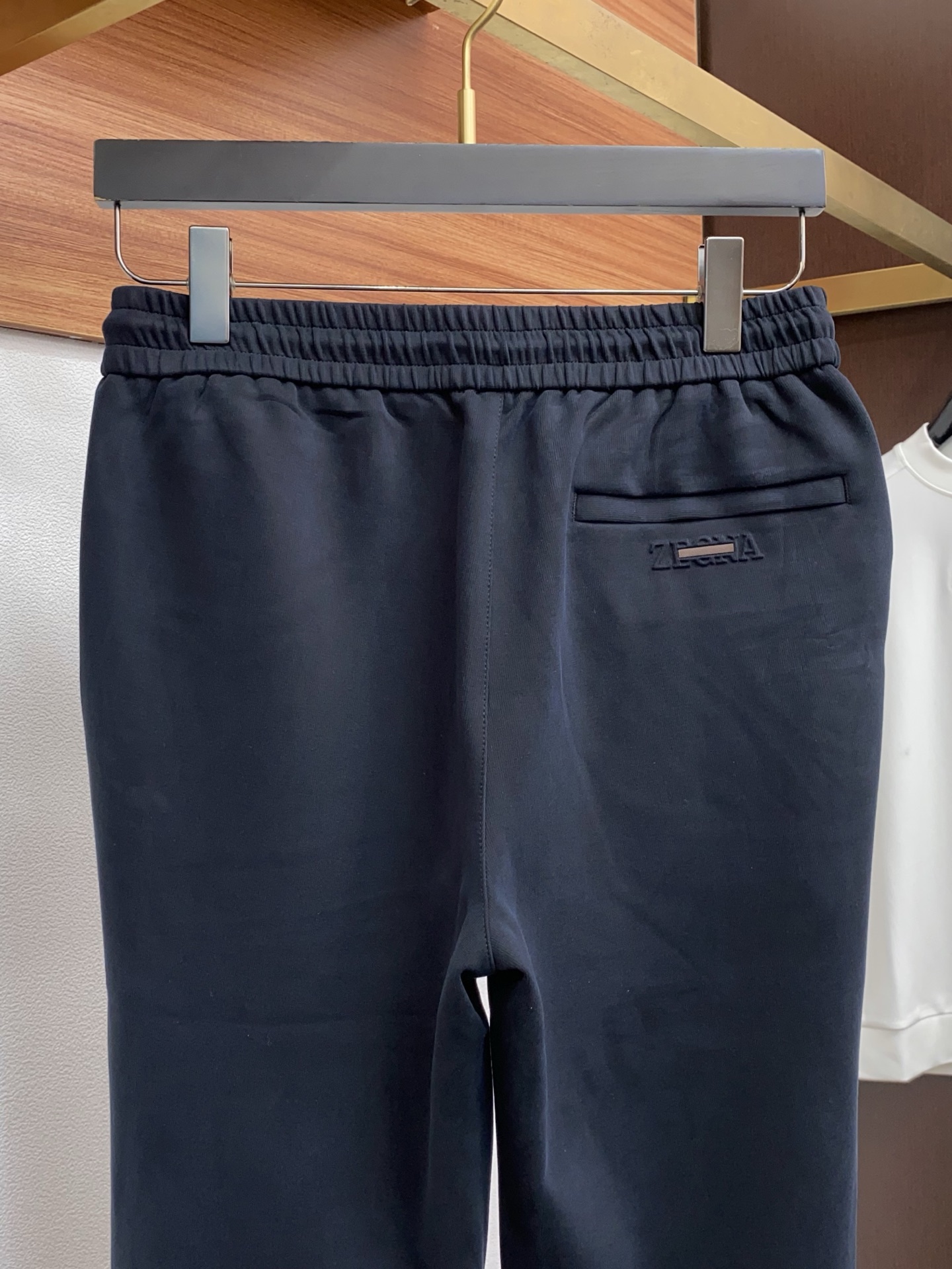 杰尼亚 秋冬新款休闲裤，老钱风格强势上新，新款不断！！！高级纯棉面料，寒冬保暖神器，男士休闲长裤，整体蓬