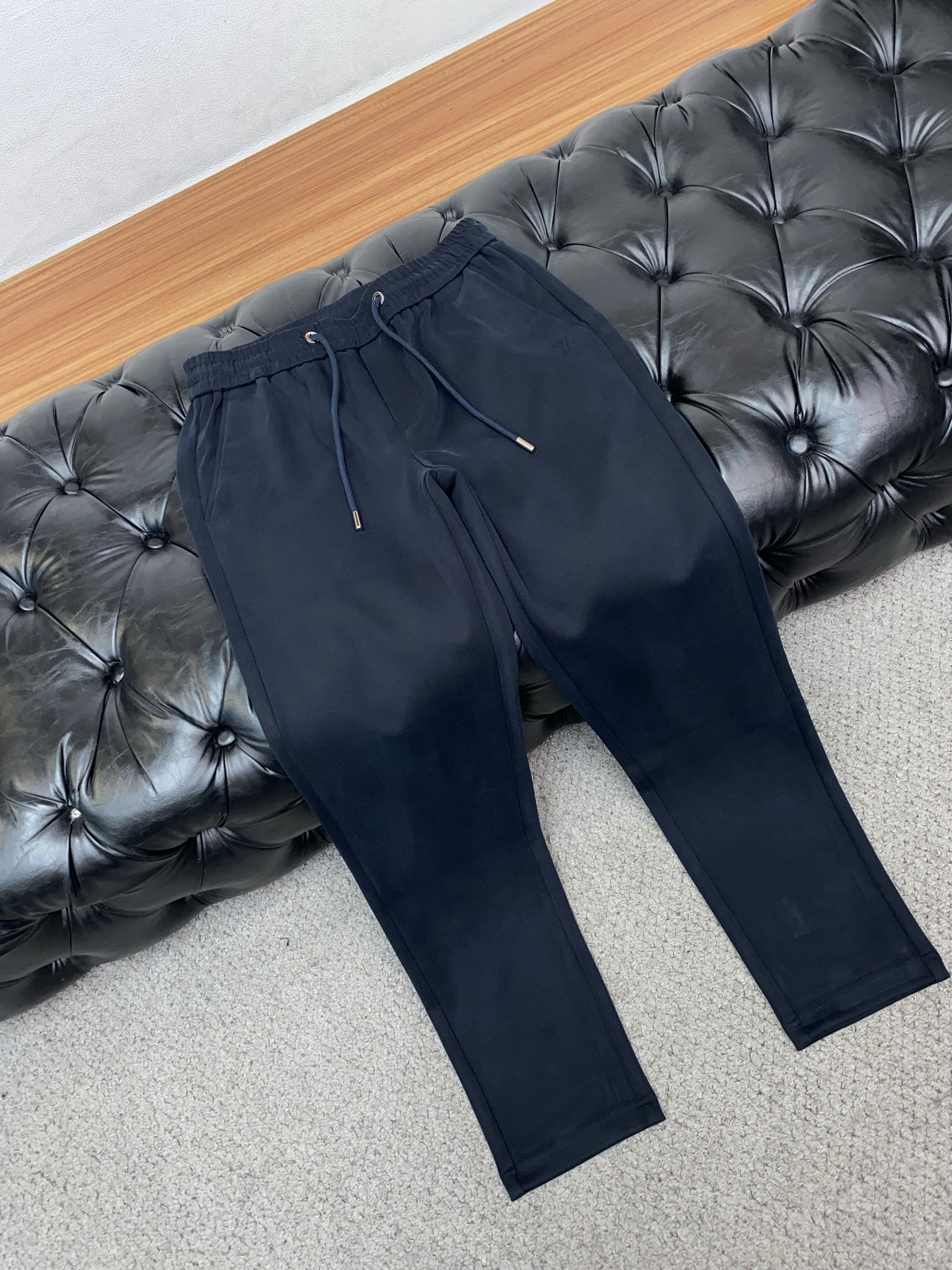 杰尼亚 秋冬新款休闲裤，老钱风格强势上新，新款不断！！！高级纯棉面料，寒冬保暖神器，男士休闲长裤，整体蓬