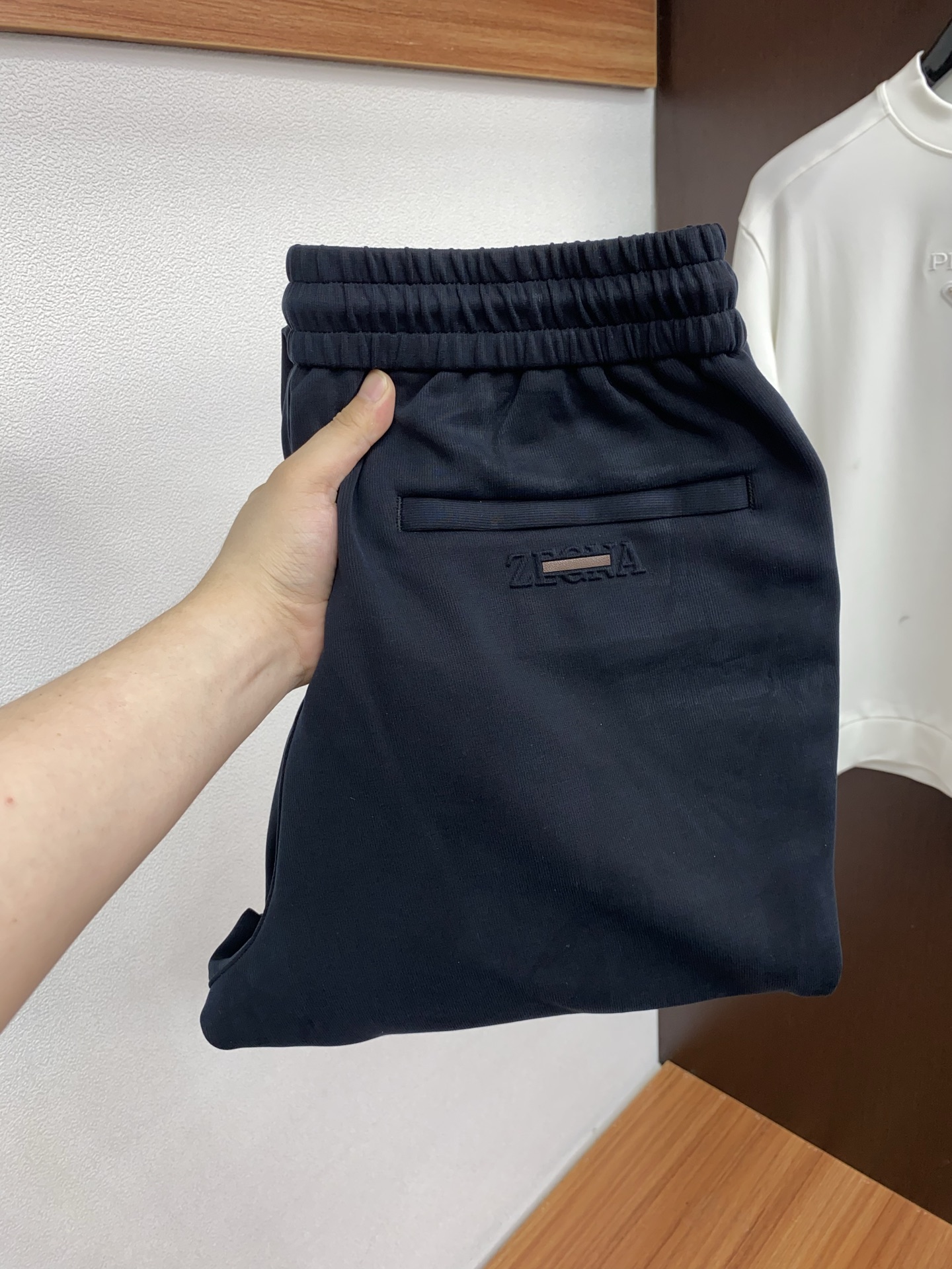 杰尼亚 秋冬新款休闲裤，老钱风格强势上新，新款不断！！！高级纯棉面料，寒冬保暖神器，男士休闲长裤，整体蓬