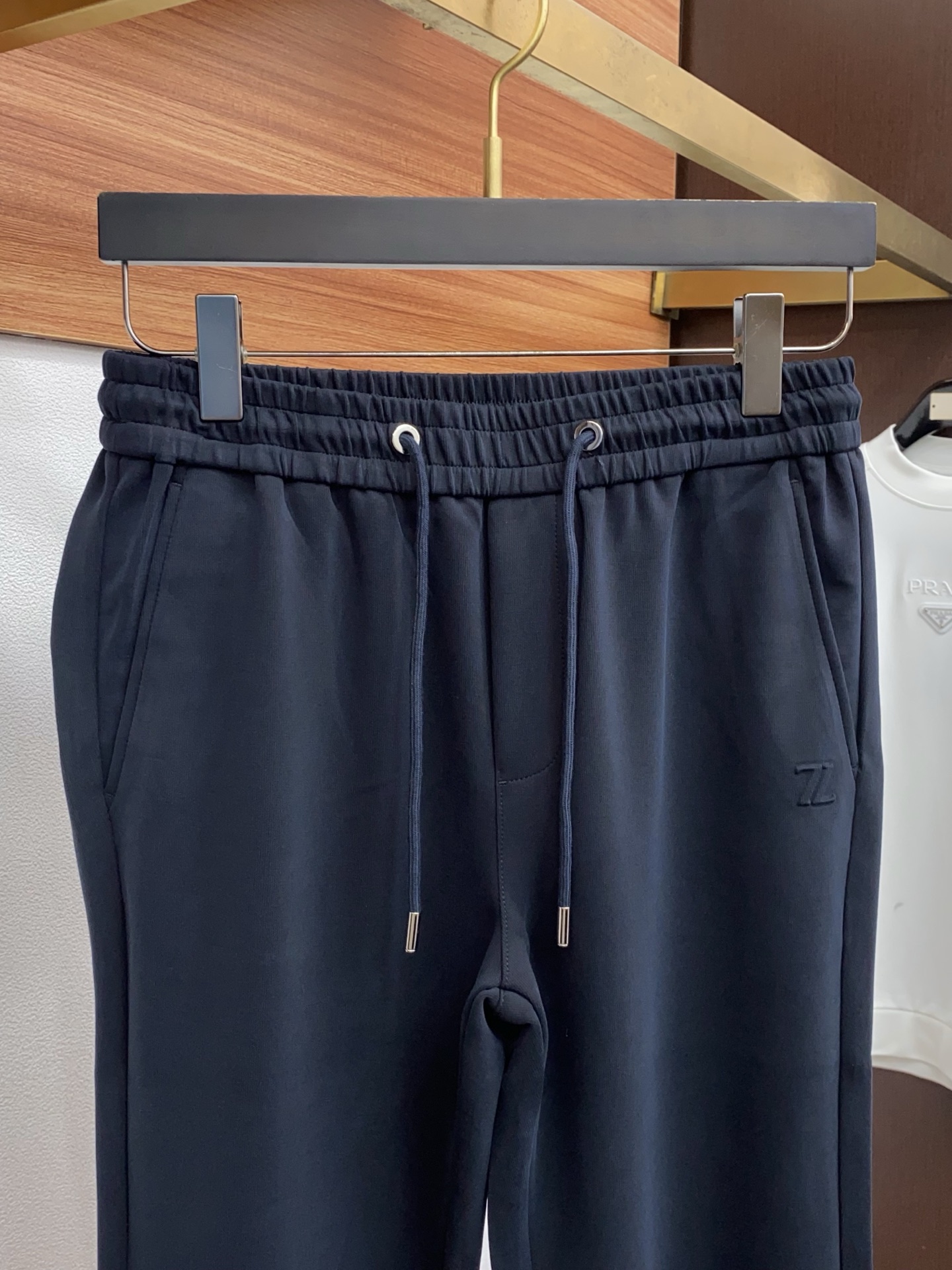 杰尼亚 秋冬新款休闲裤，老钱风格强势上新，新款不断！！！高级纯棉面料，寒冬保暖神器，男士休闲长裤，整体蓬