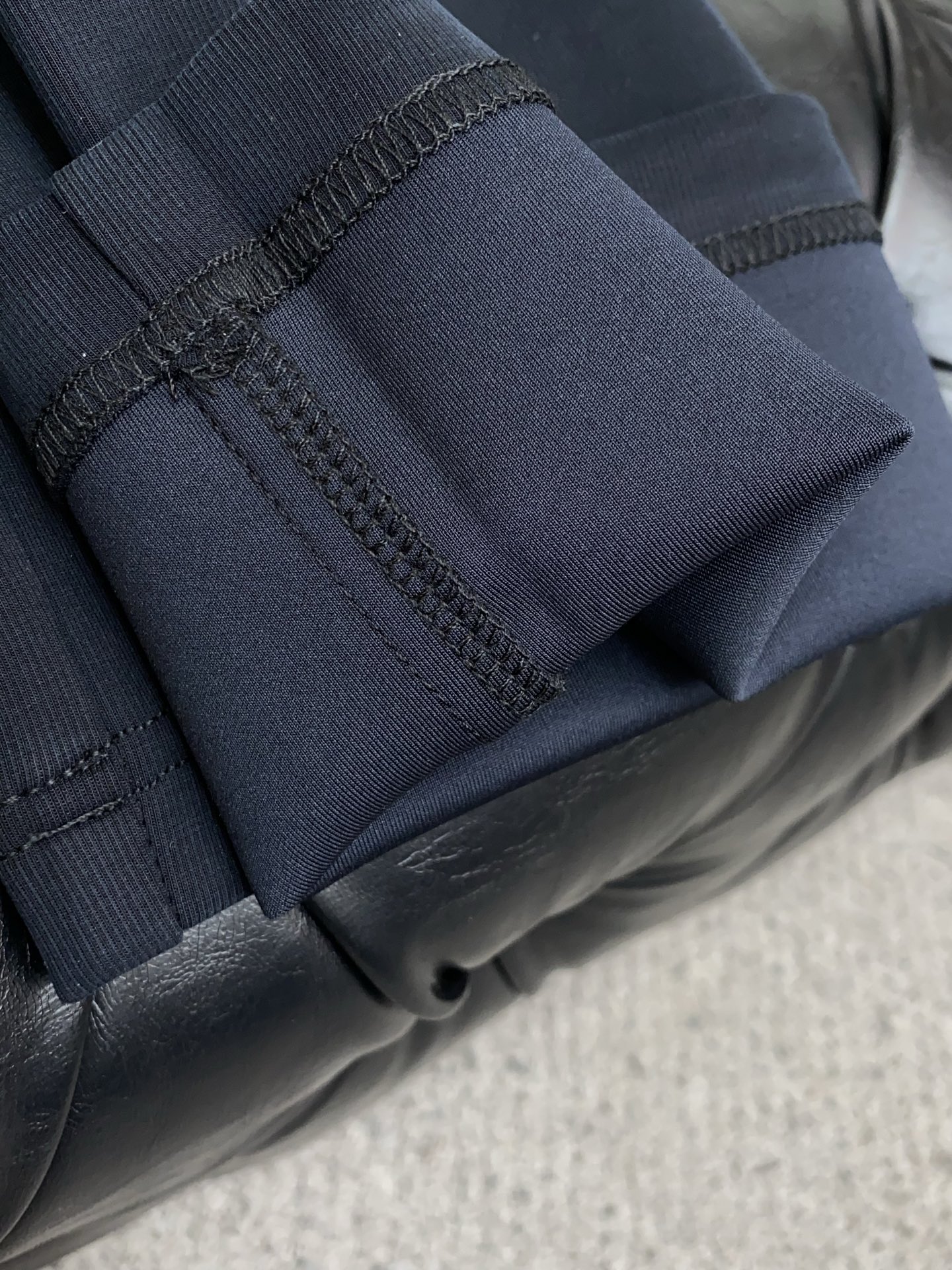 杰尼亚 秋冬新款休闲裤，老钱风格强势上新，新款不断！！！高级纯棉面料，寒冬保暖神器，男士休闲长裤，整体蓬