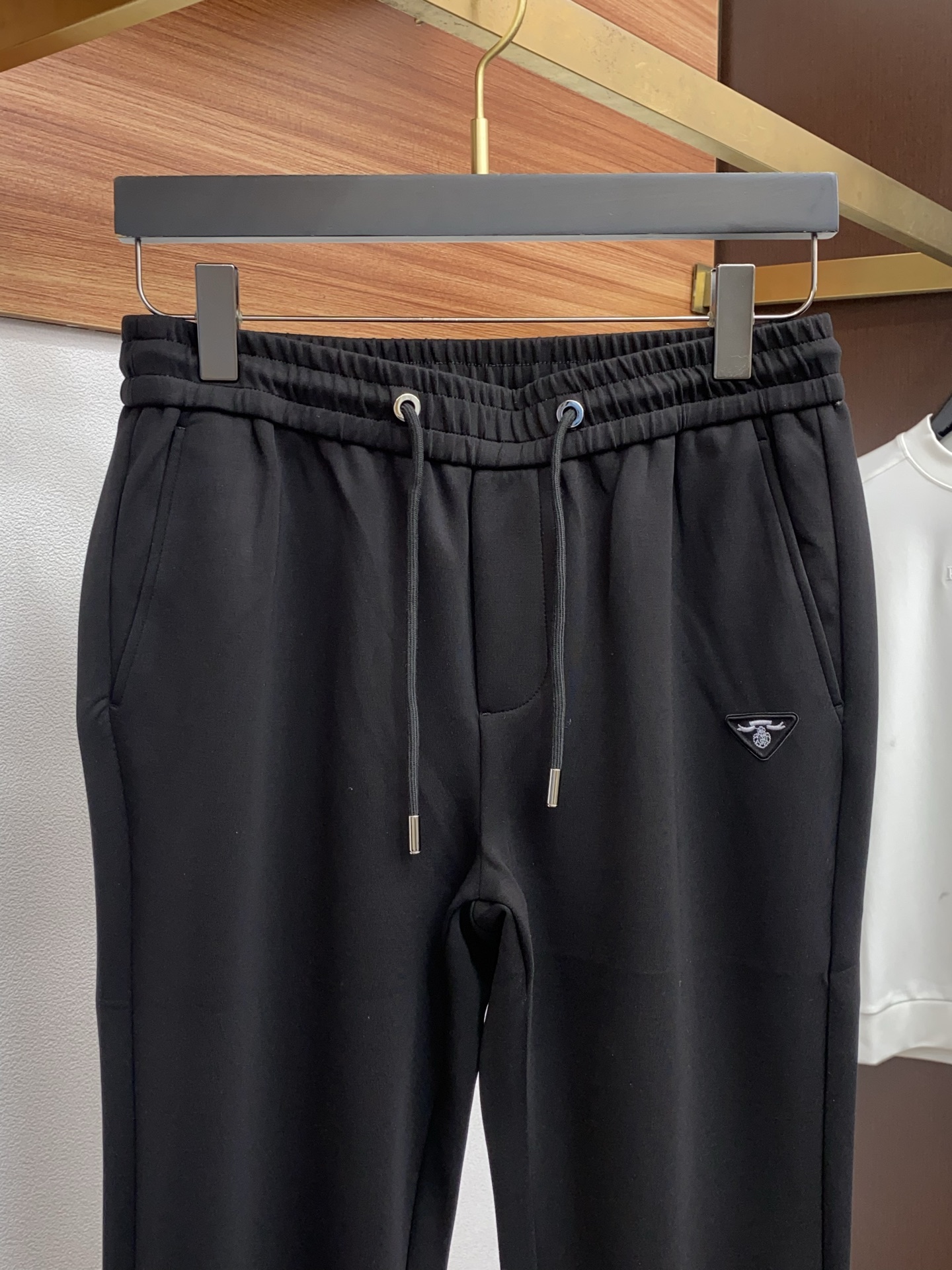 普拉达 秋冬新款休闲裤，老钱风格强势上新，新款不断！！！高级纯棉面料，寒冬保暖神器，男士休闲长裤，整体蓬