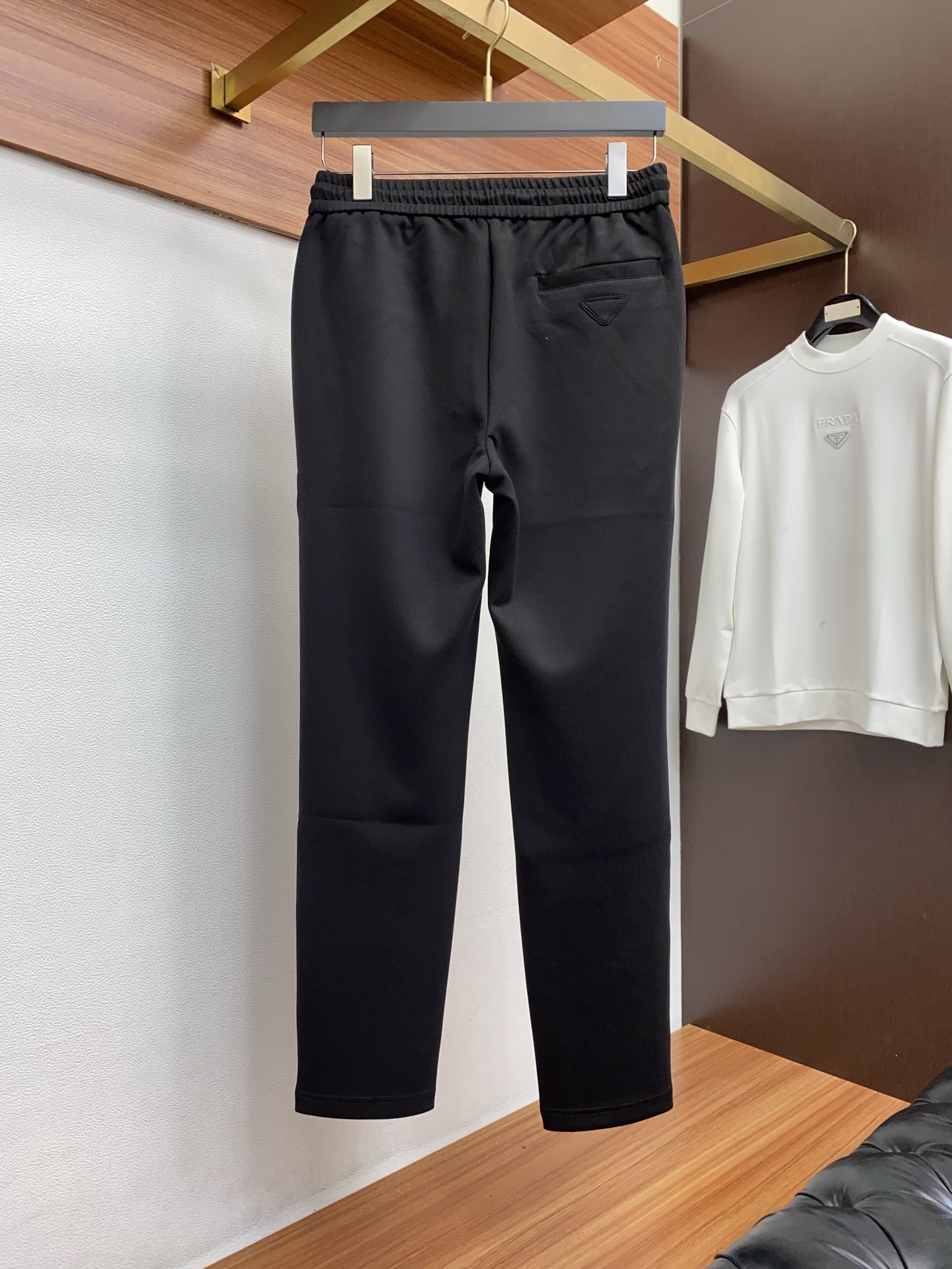 普拉达 秋冬新款休闲裤，老钱风格强势上新，新款不断！！！高级纯棉面料，寒冬保暖神器，男士休闲长裤，整体蓬