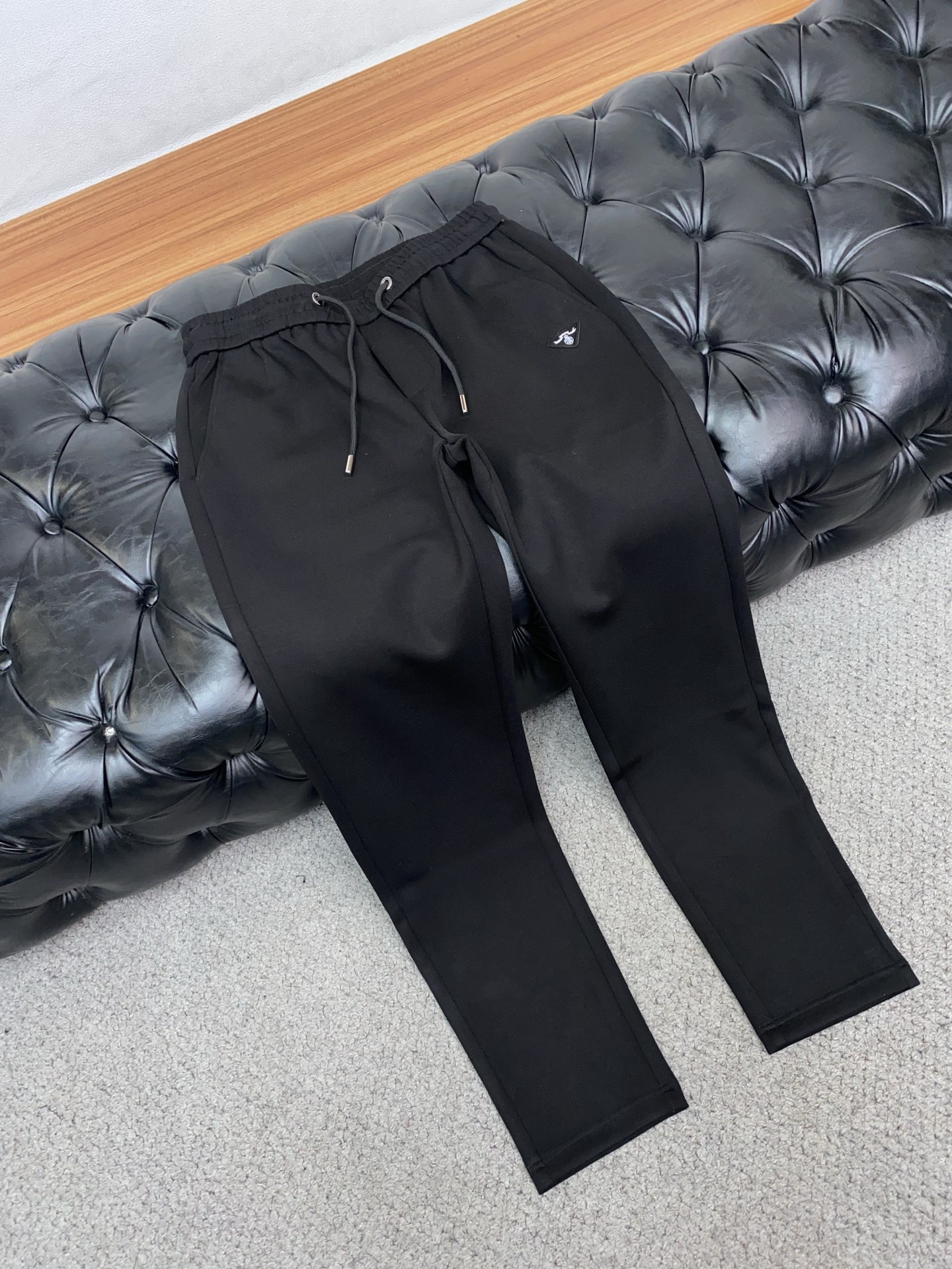 普拉达 秋冬新款休闲裤，老钱风格强势上新，新款不断！！！高级纯棉面料，寒冬保暖神器，男士休闲长裤，整体蓬