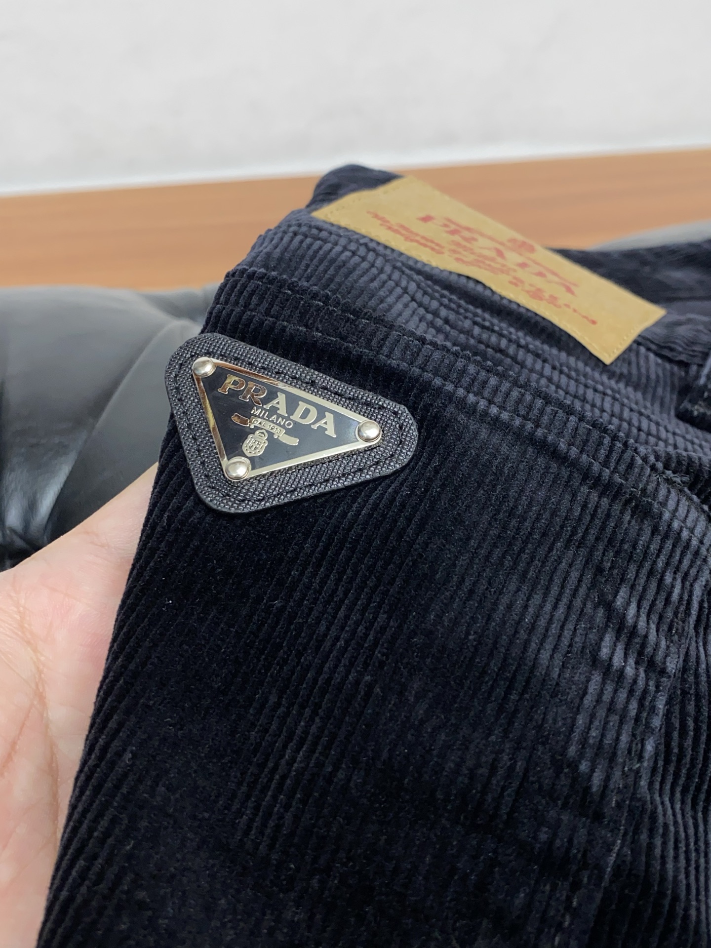 普拉达 2025SS秋冬 新品 原单男士修身牛仔休闲裤 纯血统品 G柜7000+ 每季必出的类型，无需质