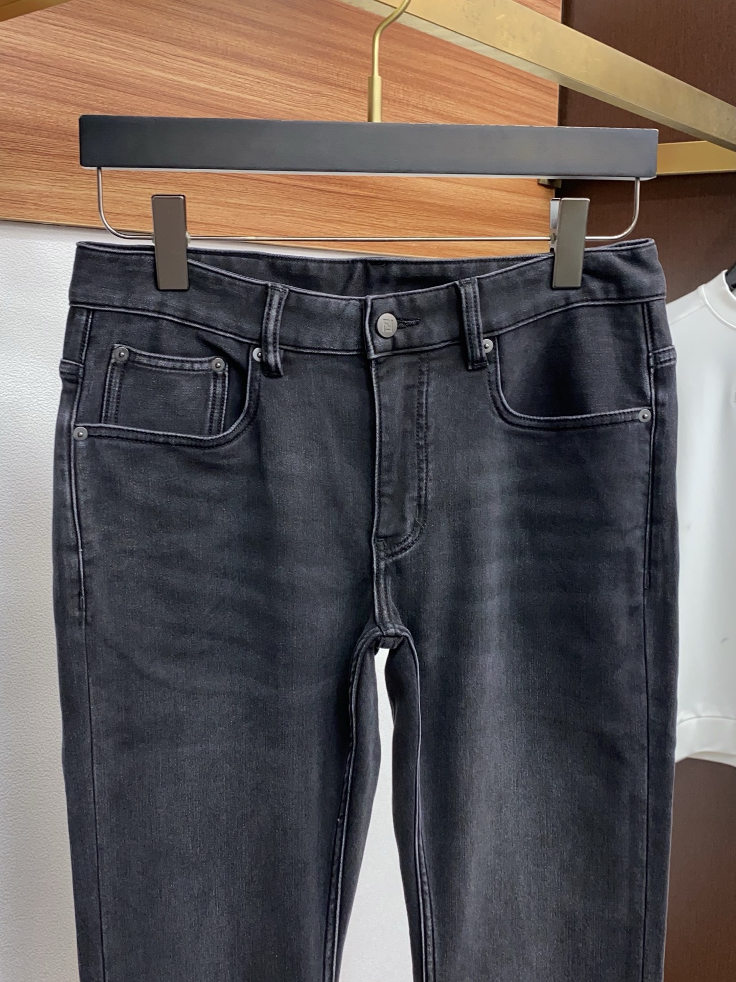 芬迪 2025SS秋冬 新品 原单男士修身牛仔休闲裤 纯血统品 G柜7000+ 每季必出的类型，无需质疑