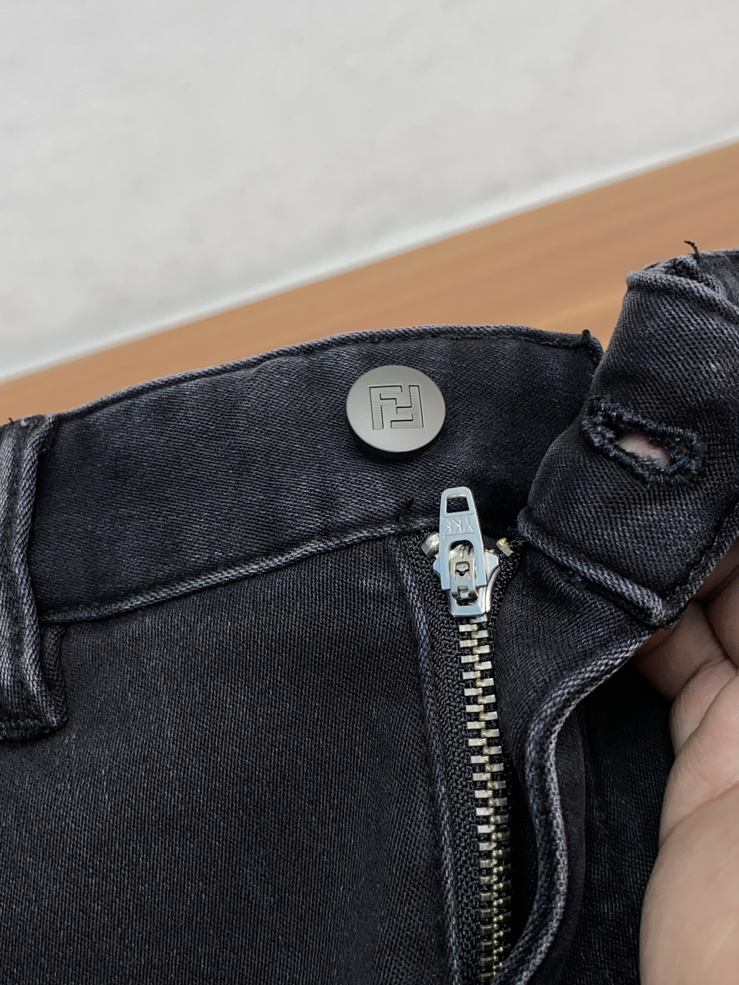 芬迪 2025SS秋冬 新品 原单男士修身牛仔休闲裤 纯血统品 G柜7000+ 每季必出的类型，无需质疑