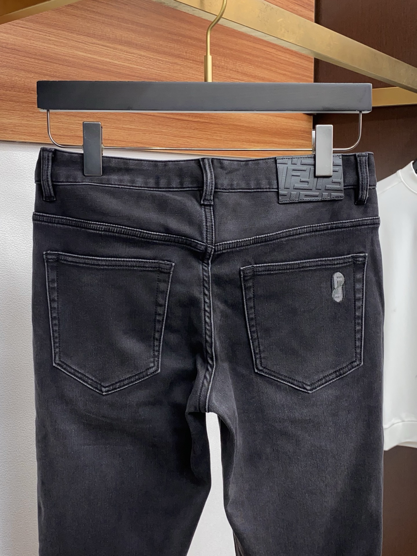 芬迪 2025SS秋冬 新品 原单男士修身牛仔休闲裤 纯血统品 G柜7000+ 每季必出的类型，无需质疑