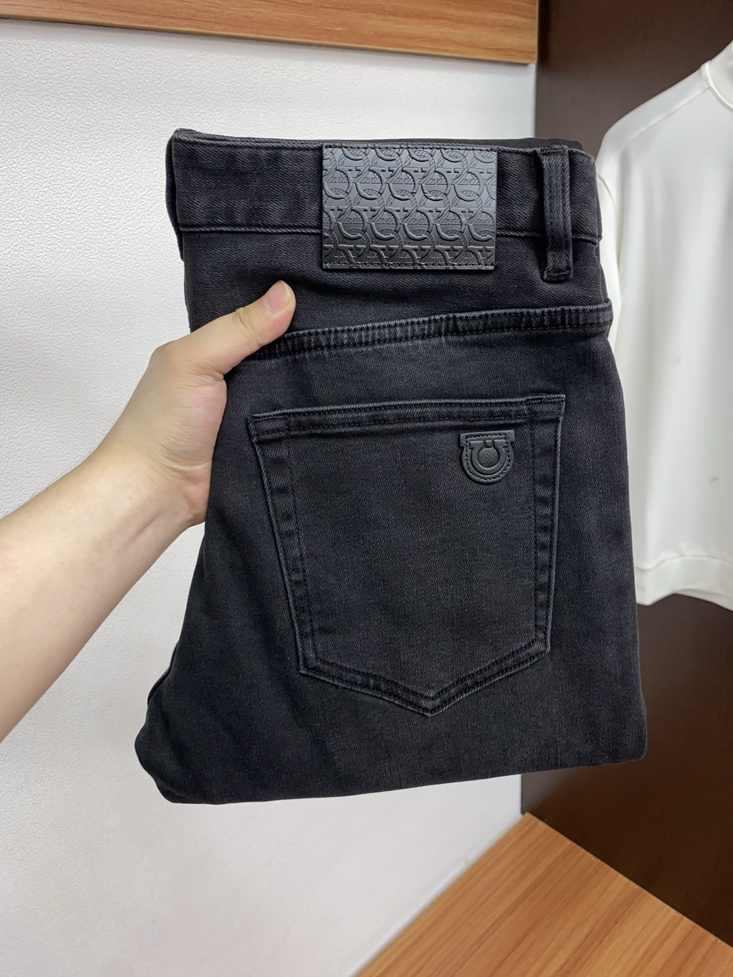 芬迪 2025SS秋冬 新品 原单男士修身牛仔休闲裤 纯血统品 G柜7000+ 每季必出的类型，无需质疑