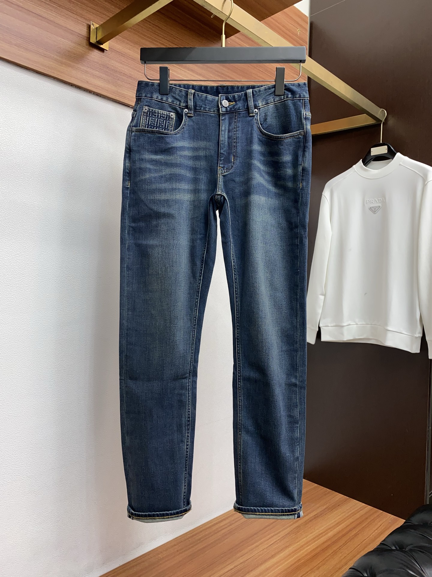 芬迪 2025SS秋冬 新品 原单男士修身牛仔休闲裤 纯血统品 G柜7000+ 每季必出的类型，无需质疑