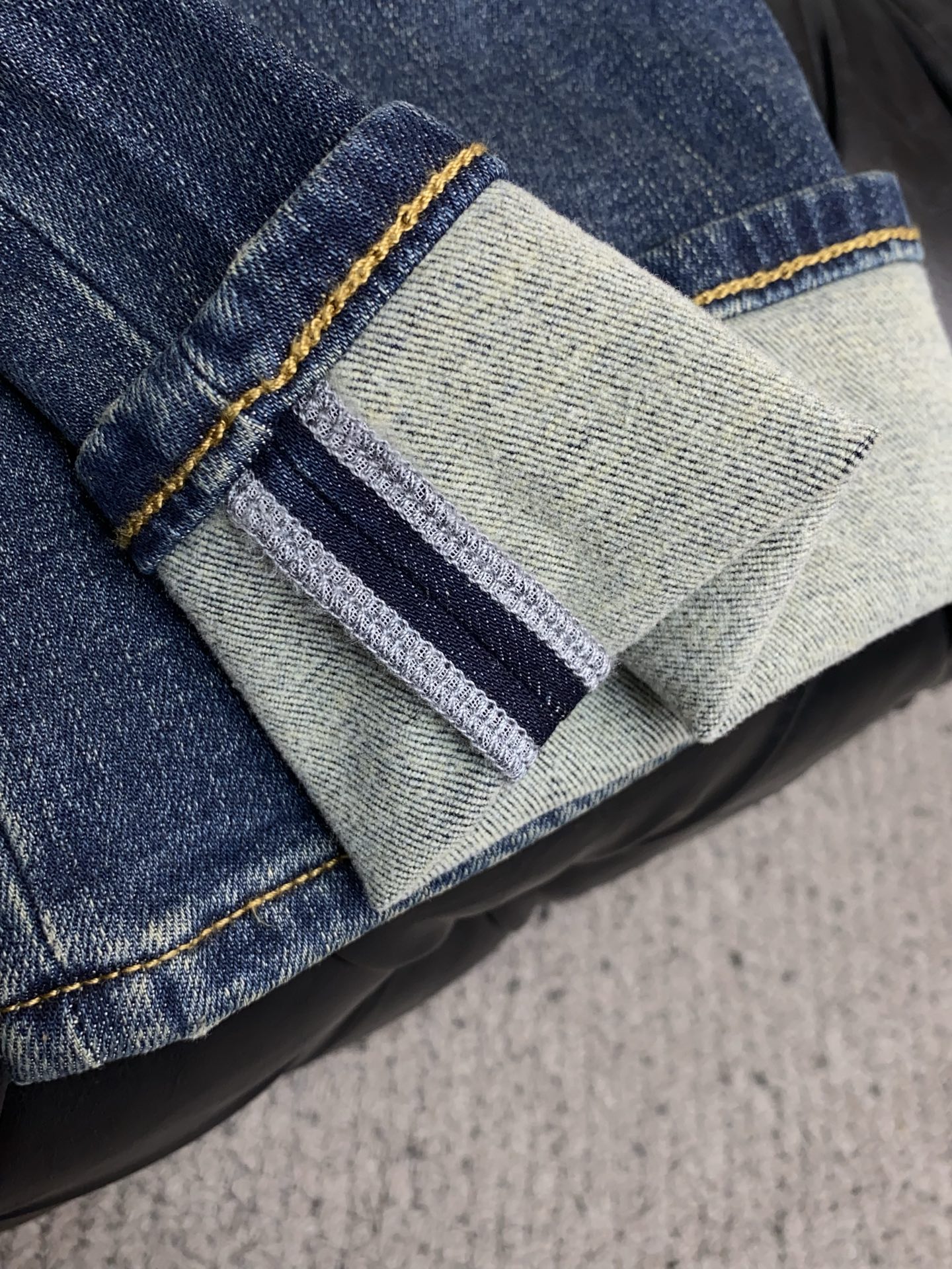 芬迪 2025SS秋冬 新品 原单男士修身牛仔休闲裤 纯血统品 G柜7000+ 每季必出的类型，无需质疑