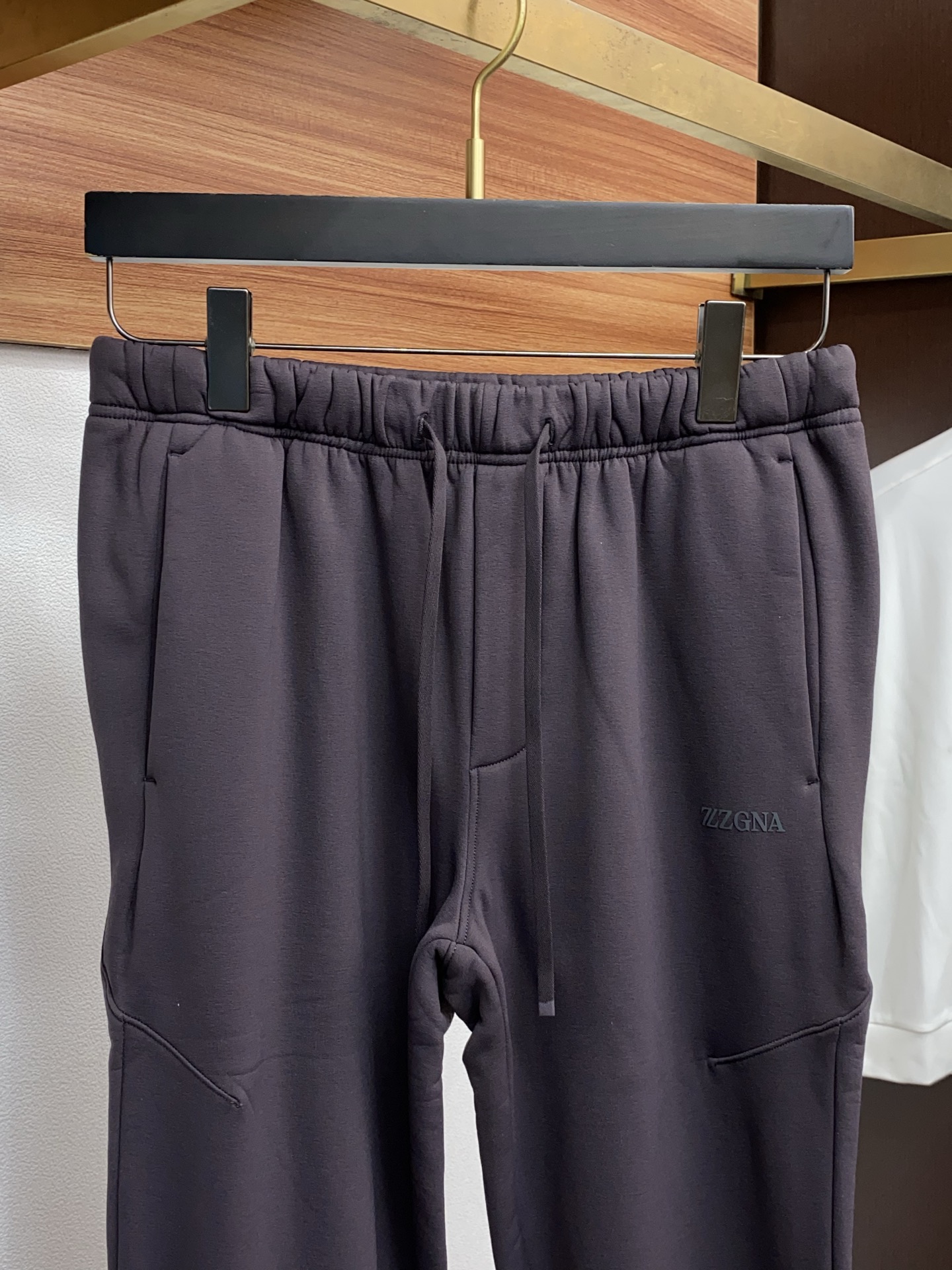 杰尼亚 25S秋冬男新款工艺休闲裤.定制纯棉加绒裤！经典！！！高端纯棉复合高级不倒绒面料打造.贴身质地柔