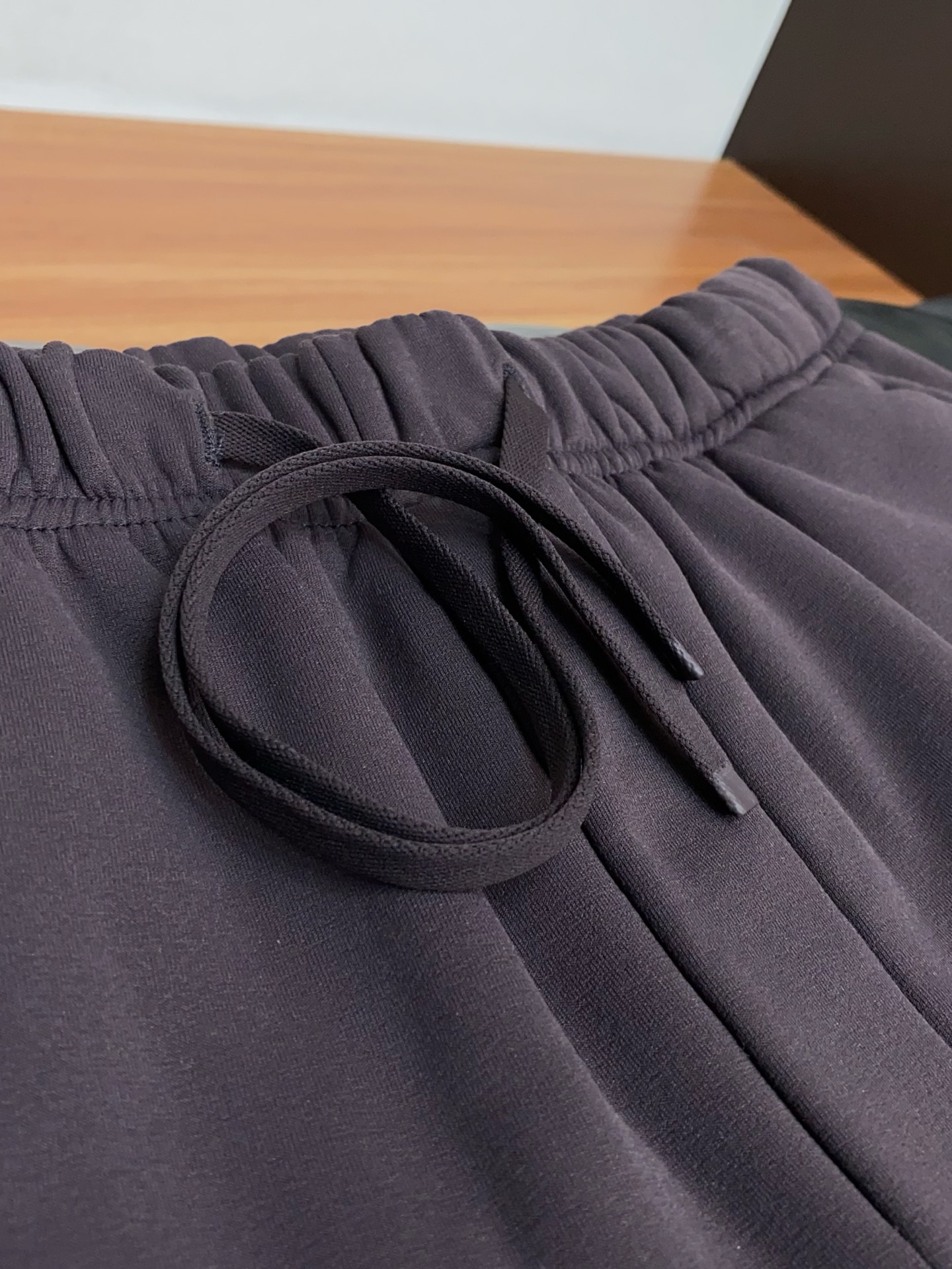 杰尼亚 25S秋冬男新款工艺休闲裤.定制纯棉加绒裤！经典！！！高端纯棉复合高级不倒绒面料打造.贴身质地柔