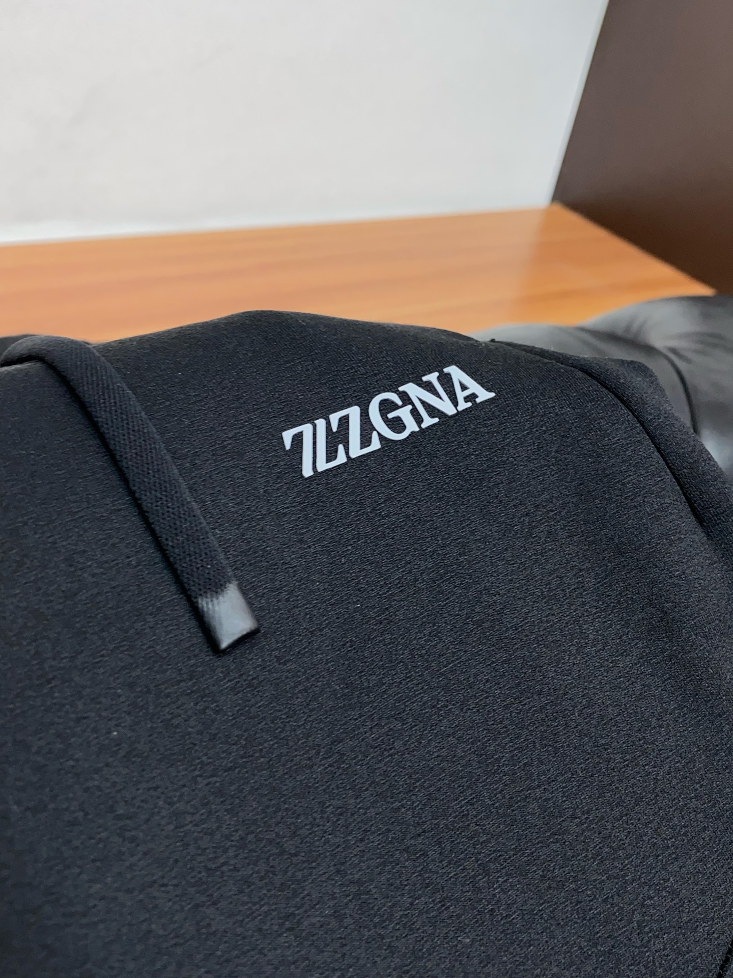 杰尼亚 25S秋冬男新款工艺休闲裤.定制纯棉加绒裤！经典！！！高端纯棉复合高级不倒绒面料打造.贴身质地柔