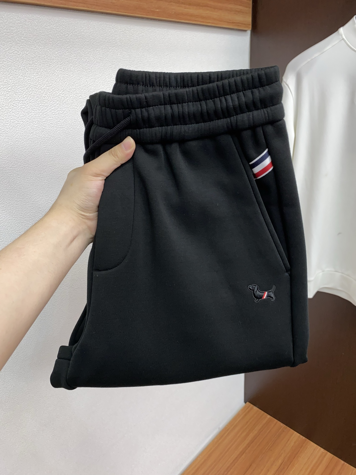 TB 秋冬新款加绒休闲裤 休闲直筒风格强势上新，新款不断！！！高级纯棉面料，寒冬保暖神器，男士休闲长裤，