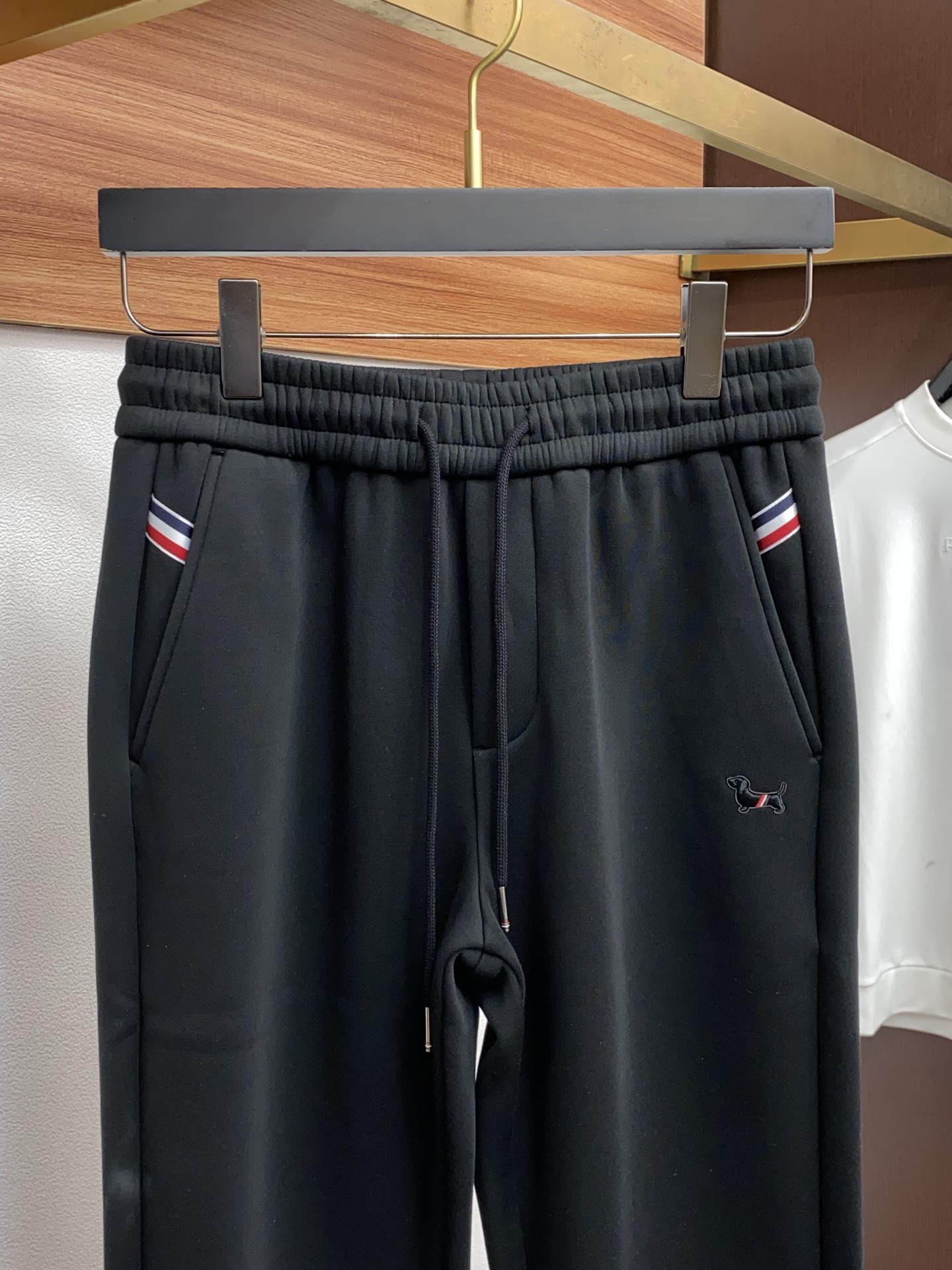 TB 秋冬新款加绒休闲裤 休闲直筒风格强势上新，新款不断！！！高级纯棉面料，寒冬保暖神器，男士休闲长裤，