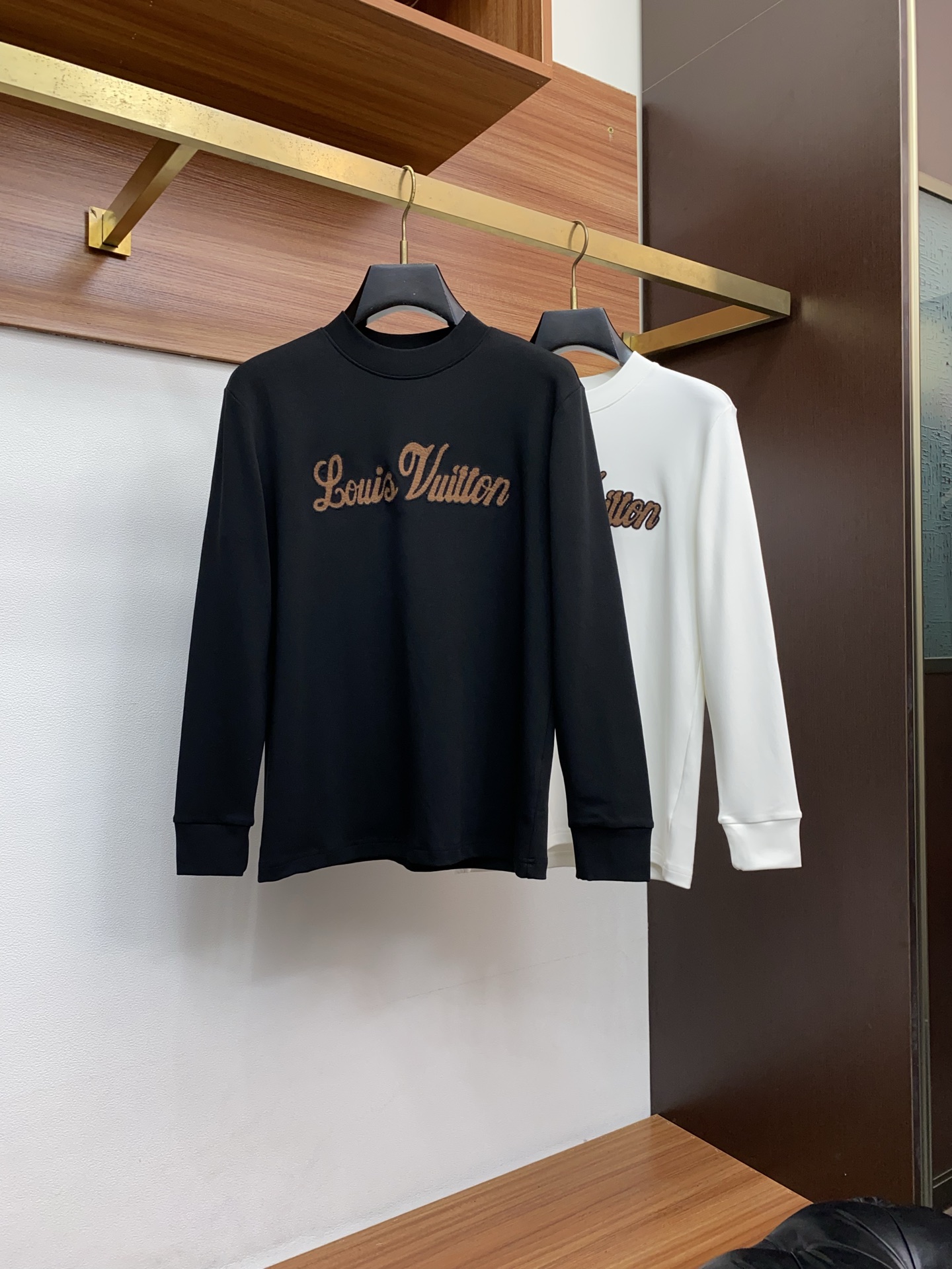 lp🆕 诺悠翩雅 25ss秋季 新品 新款贸易订单圆领长袖打底衫长袖T恤网红款！上身舒适透气，不僵硬，整