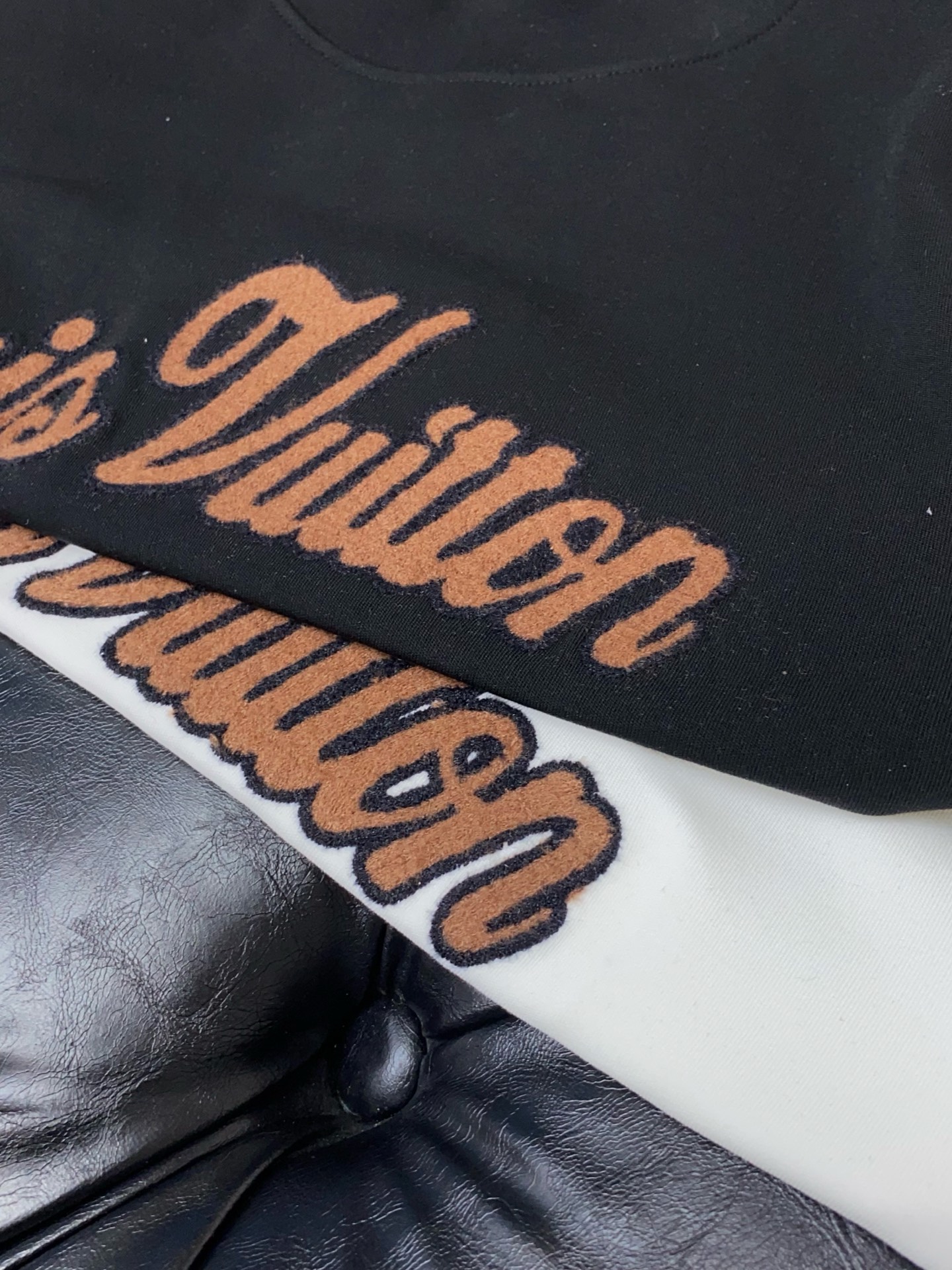 lp🆕 诺悠翩雅 25ss秋季 新品 新款贸易订单圆领长袖打底衫长袖T恤网红款！上身舒适透气，不僵硬，整