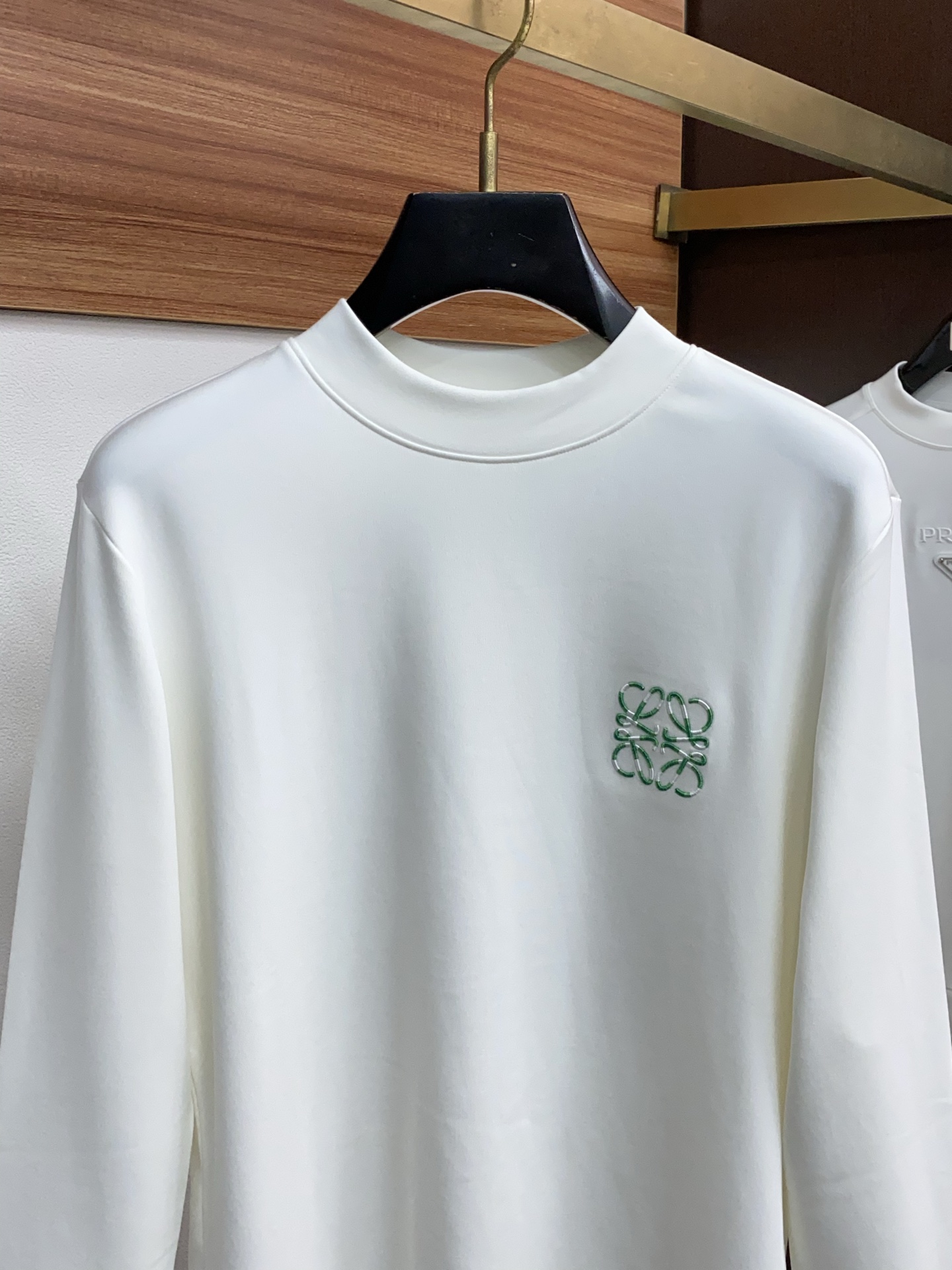 罗意威 25ss秋季 新品 新款贸易订单圆领长袖打底衫长袖T恤网红款！上身舒适透气，不僵硬，整体有着丰富