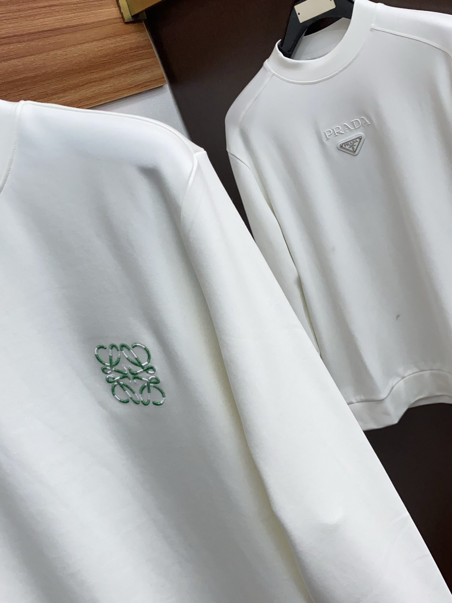 罗意威 25ss秋季 新品 新款贸易订单圆领长袖打底衫长袖T恤网红款！上身舒适透气，不僵硬，整体有着丰富