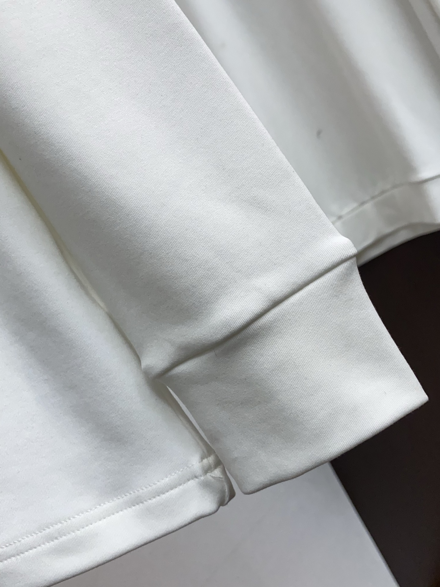 古奇 25ss秋季 新品 新款贸易订单圆领长袖打底衫长袖T恤网红款！上身舒适透气，不僵硬，整体有着丰富的