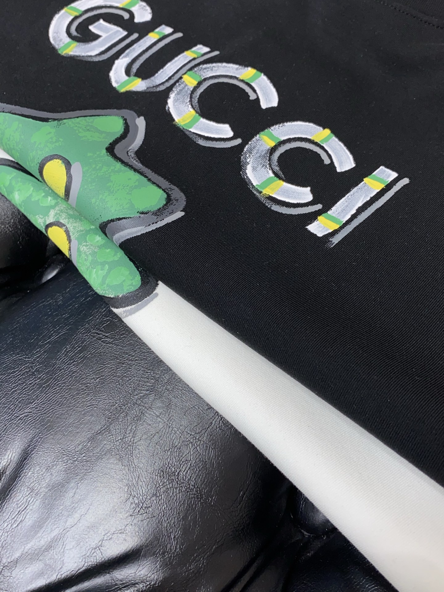 古奇 25ss秋季 新品 新款贸易订单圆领长袖打底衫长袖T恤网红款！上身舒适透气，不僵硬，整体有着丰富的