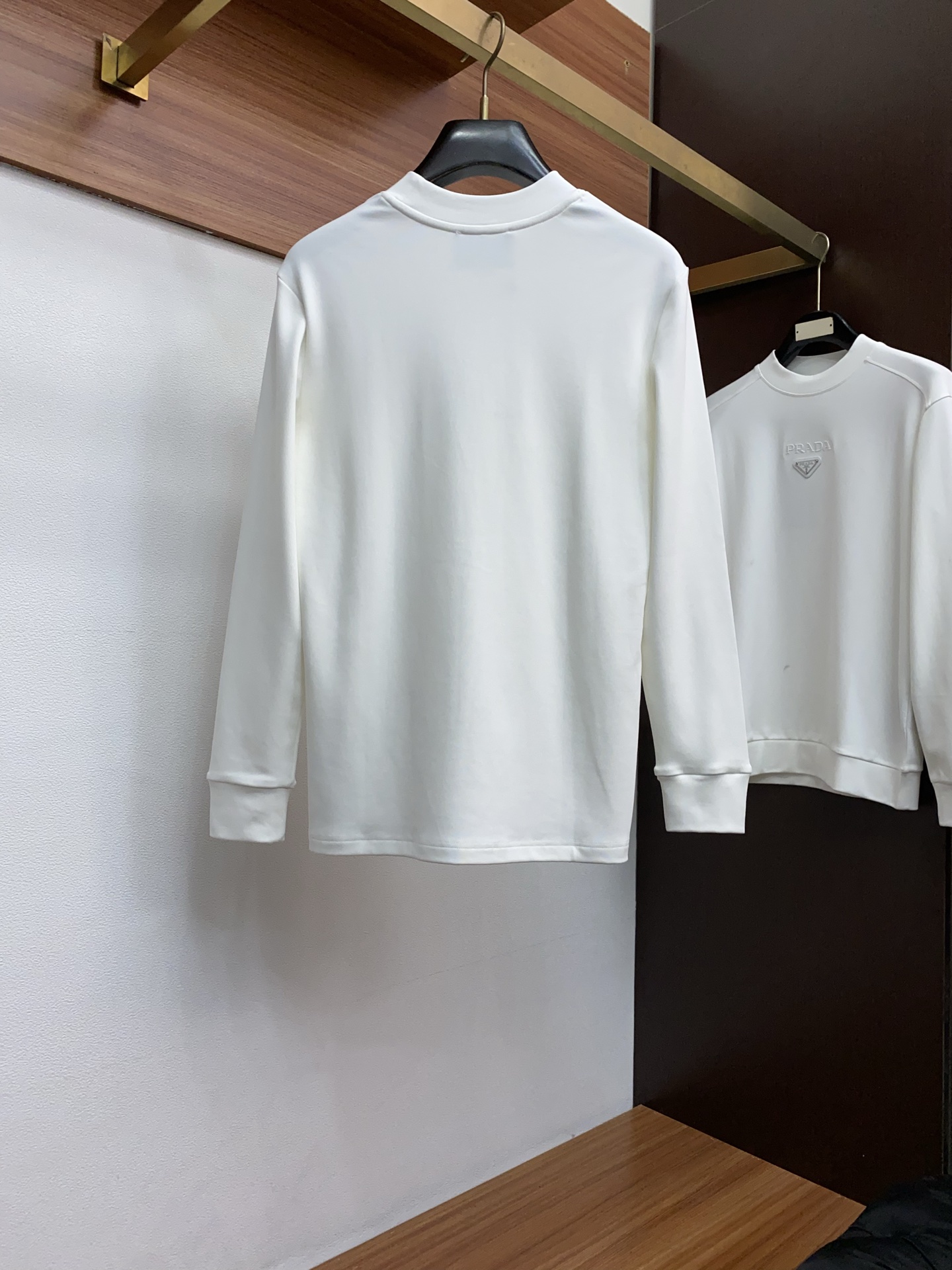 古奇 25ss秋季 新品 新款贸易订单圆领长袖打底衫长袖T恤网红款！上身舒适透气，不僵硬，整体有着丰富的