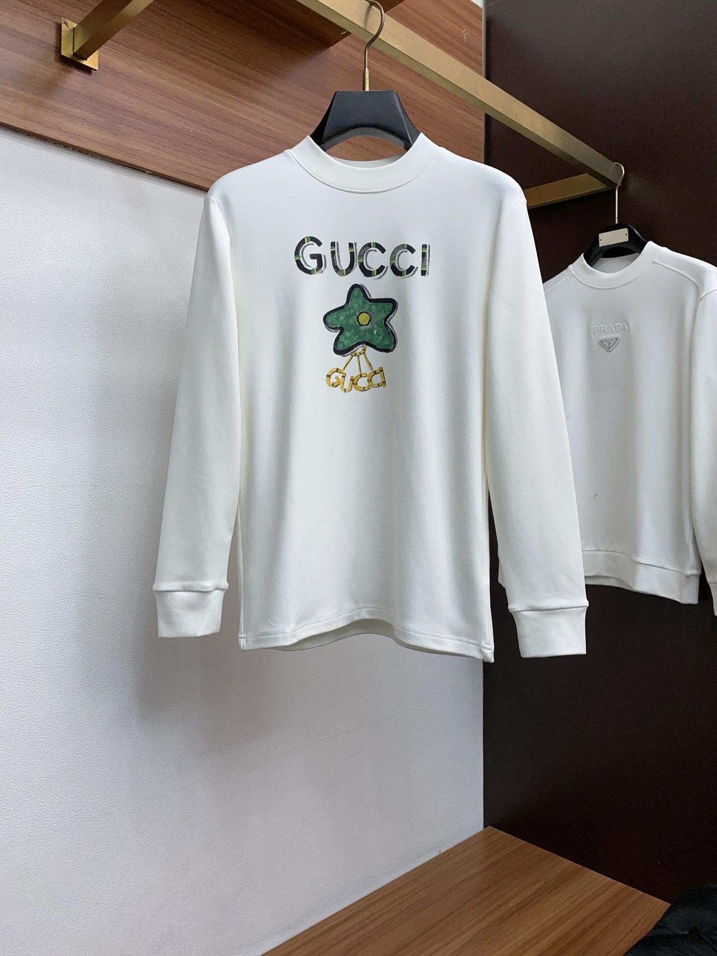 古奇 25ss秋季 新品 新款贸易订单圆领长袖打底衫长袖T恤网红款！上身舒适透气，不僵硬，整体有着丰富的