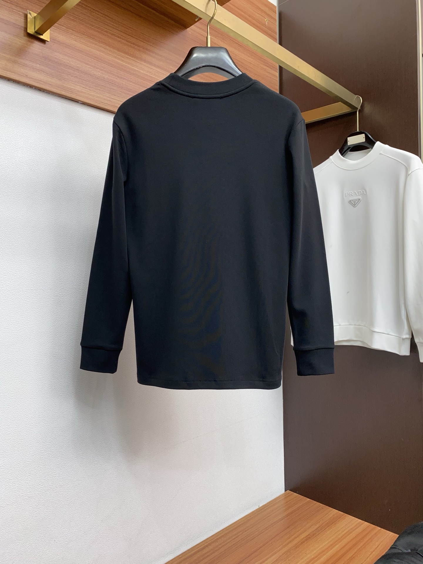 古奇 25ss秋季 新品 新款贸易订单圆领长袖打底衫长袖T恤网红款！上身舒适透气，不僵硬，整体有着丰富的