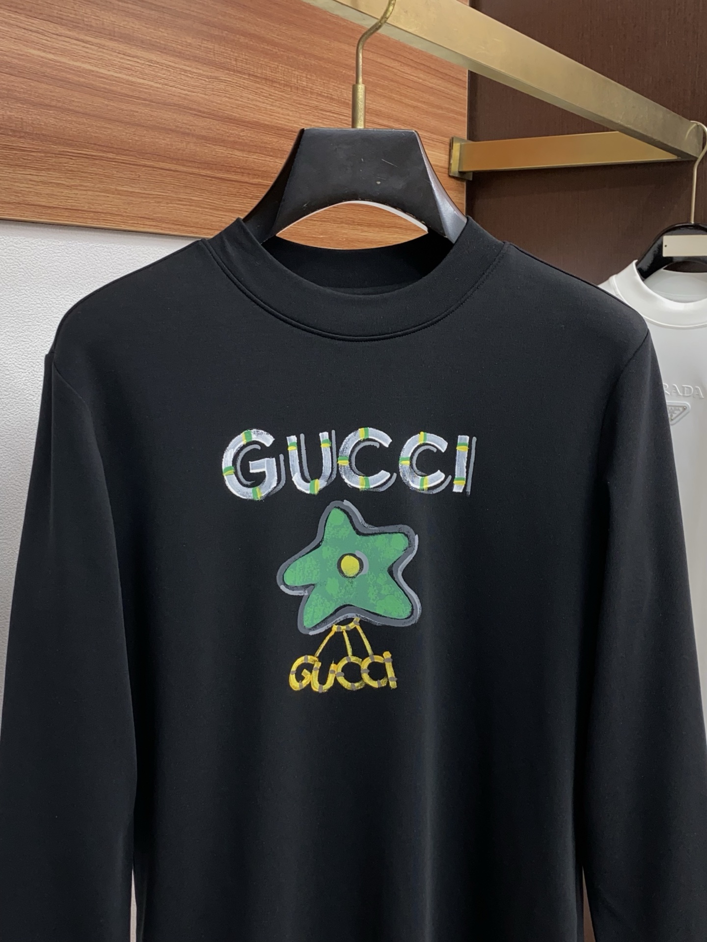 古奇 25ss秋季 新品 新款贸易订单圆领长袖打底衫长袖T恤网红款！上身舒适透气，不僵硬，整体有着丰富的