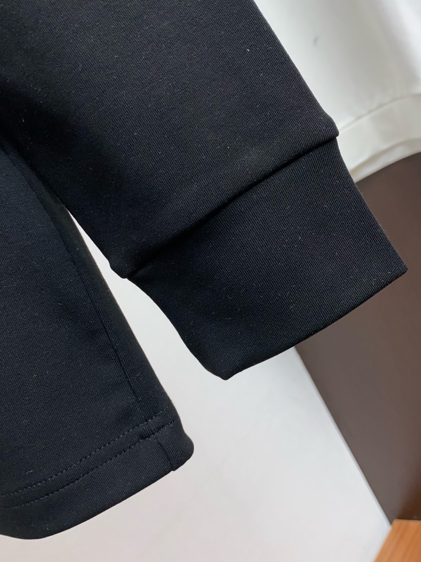 古奇 25ss秋季 新品 新款贸易订单圆领长袖打底衫长袖T恤网红款！上身舒适透气，不僵硬，整体有着丰富的