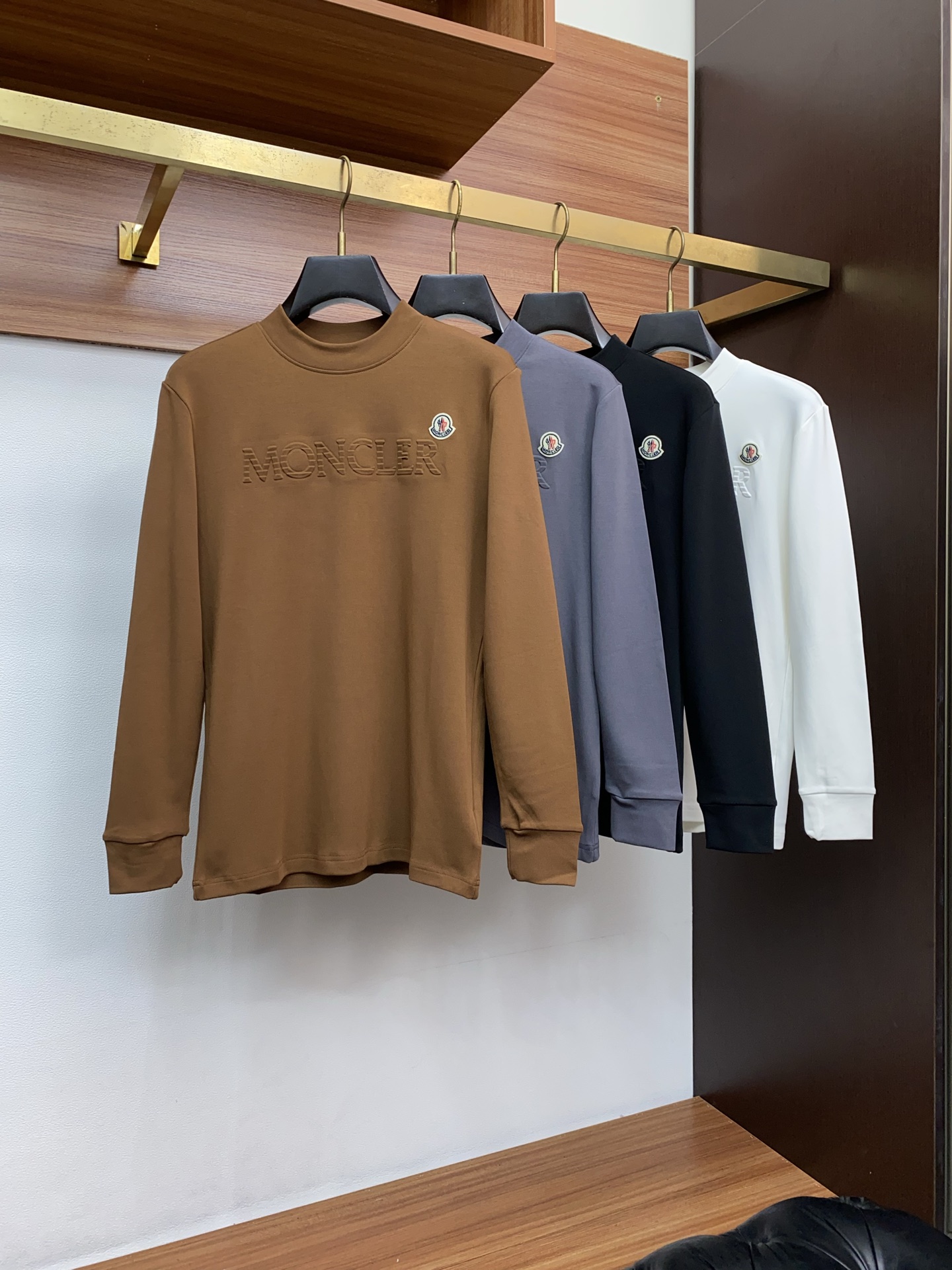 蒙口 25ss秋季 新品 新款贸易订单圆领长袖打底衫长袖T恤网红款！上身舒适透气，不僵硬，整体有着丰富的