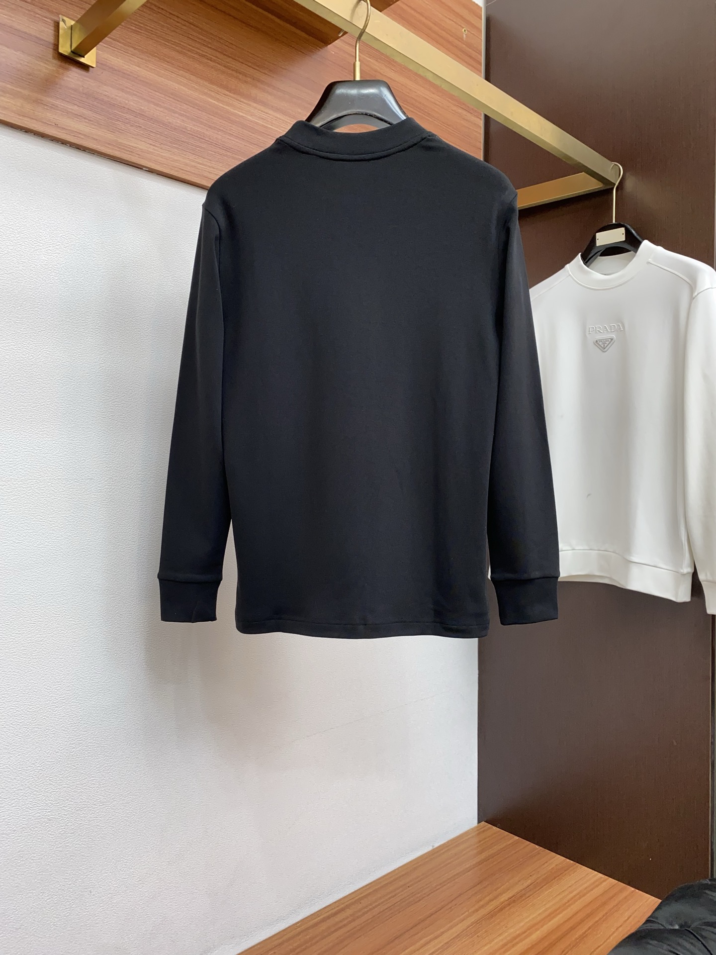 蒙口 25ss秋季 新品 新款贸易订单圆领长袖打底衫长袖T恤网红款！上身舒适透气，不僵硬，整体有着丰富的