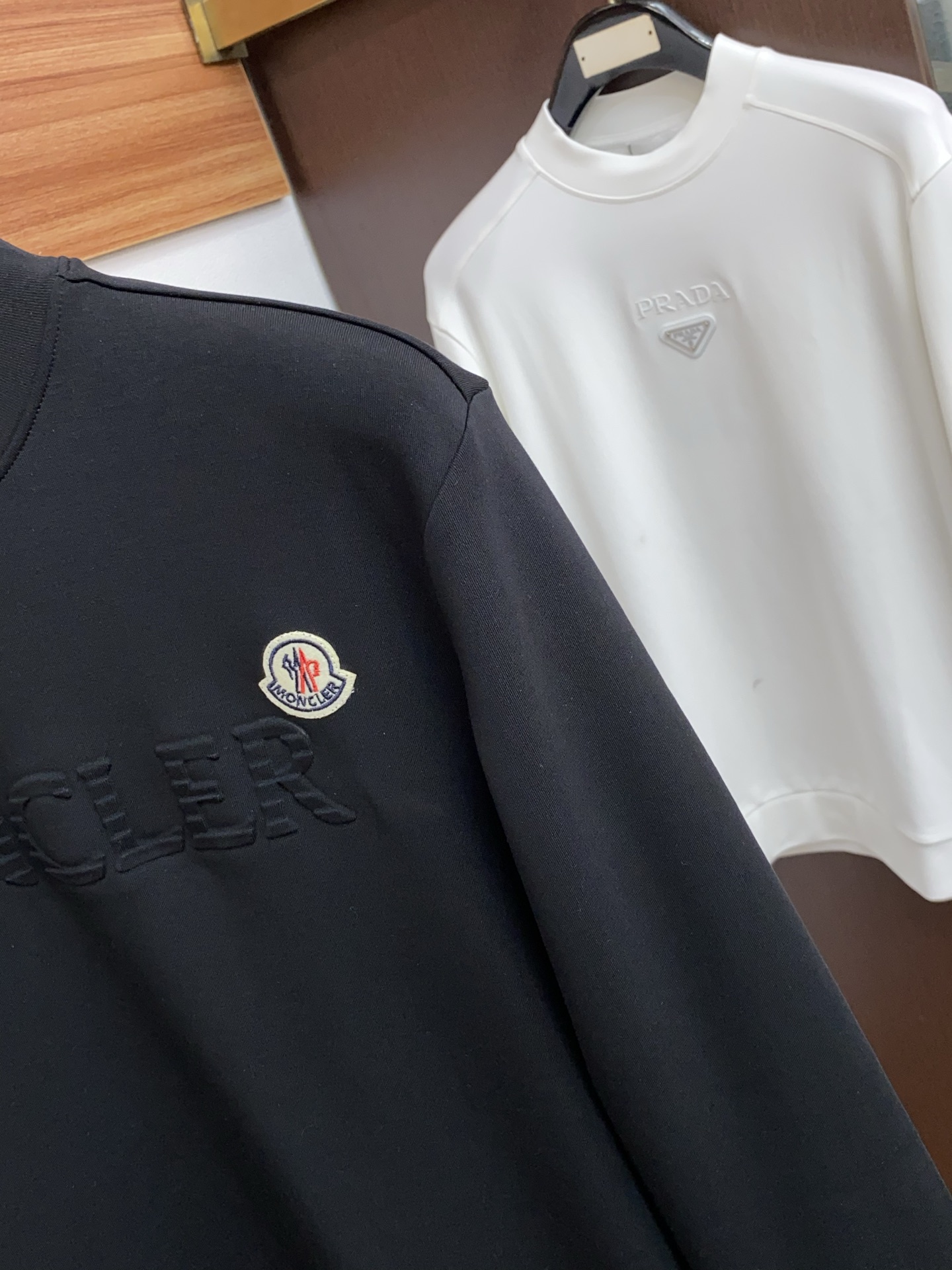 蒙口 25ss秋季 新品 新款贸易订单圆领长袖打底衫长袖T恤网红款！上身舒适透气，不僵硬，整体有着丰富的