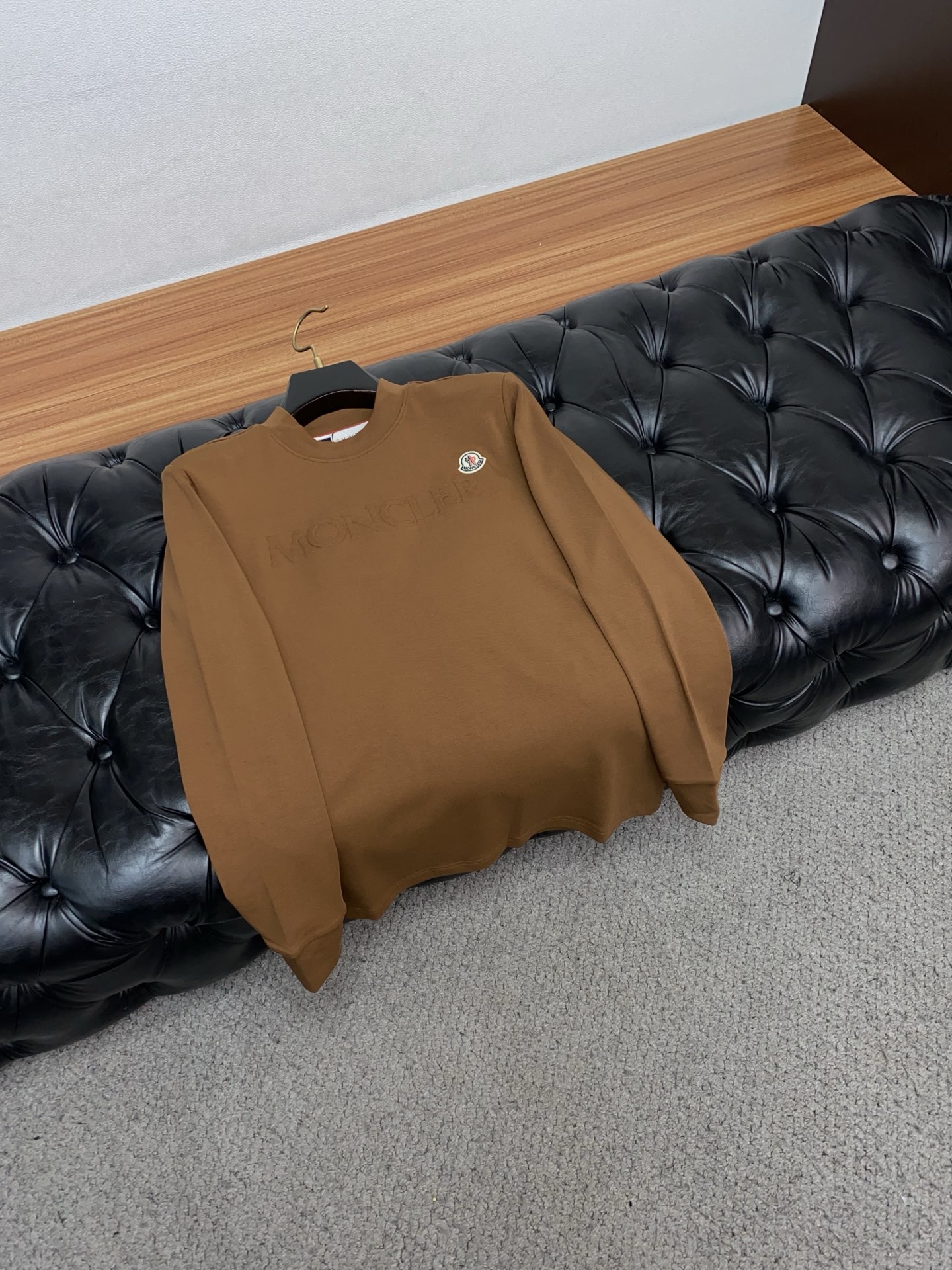 普拉达 25ss秋季 新品 新款贸易订单圆领长袖打底衫长袖T恤网红款！上身舒适透气，不僵硬，整体有着丰富