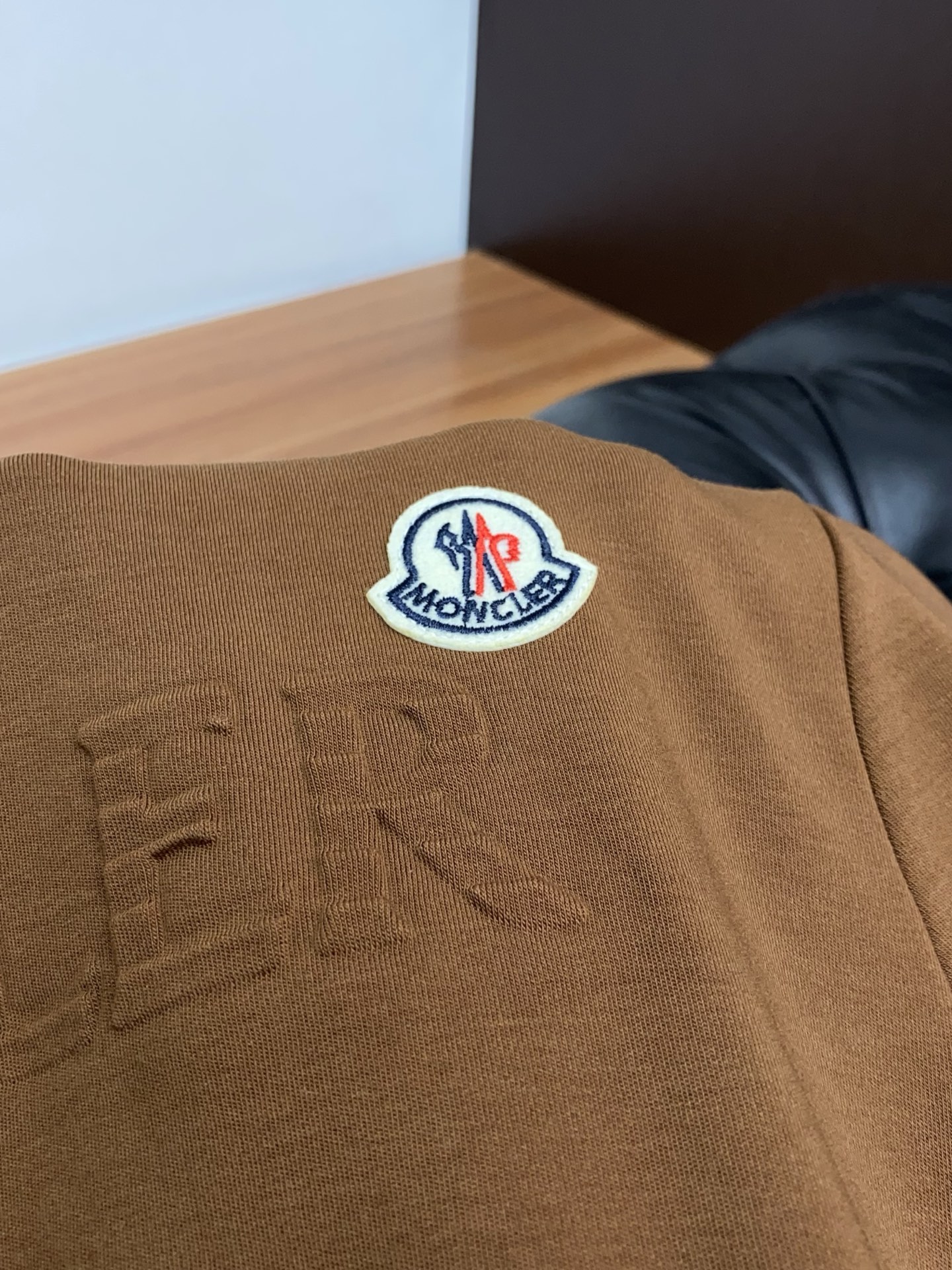 普拉达 25ss秋季 新品 新款贸易订单圆领长袖打底衫长袖T恤网红款！上身舒适透气，不僵硬，整体有着丰富