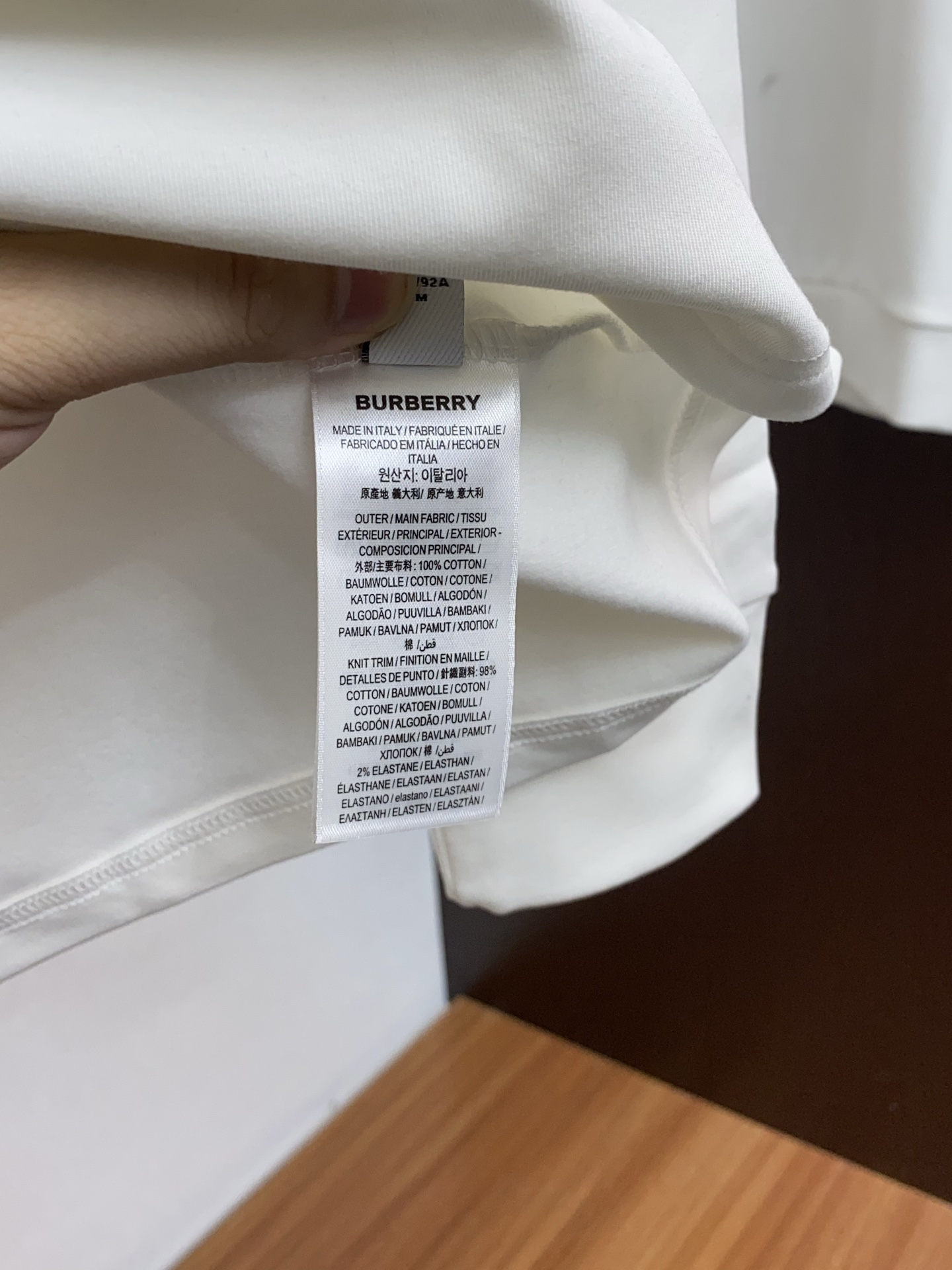 巴宝莉 25ss秋季 新品 新款贸易订单圆领长袖打底衫长袖T恤网红款！上身舒适透气，不僵硬，整体有着丰富