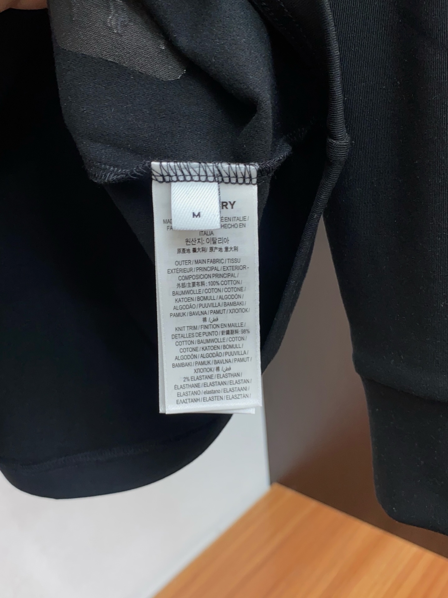 巴宝莉 25ss秋季 新品 新款贸易订单圆领长袖打底衫长袖T恤网红款！上身舒适透气，不僵硬，整体有着丰富