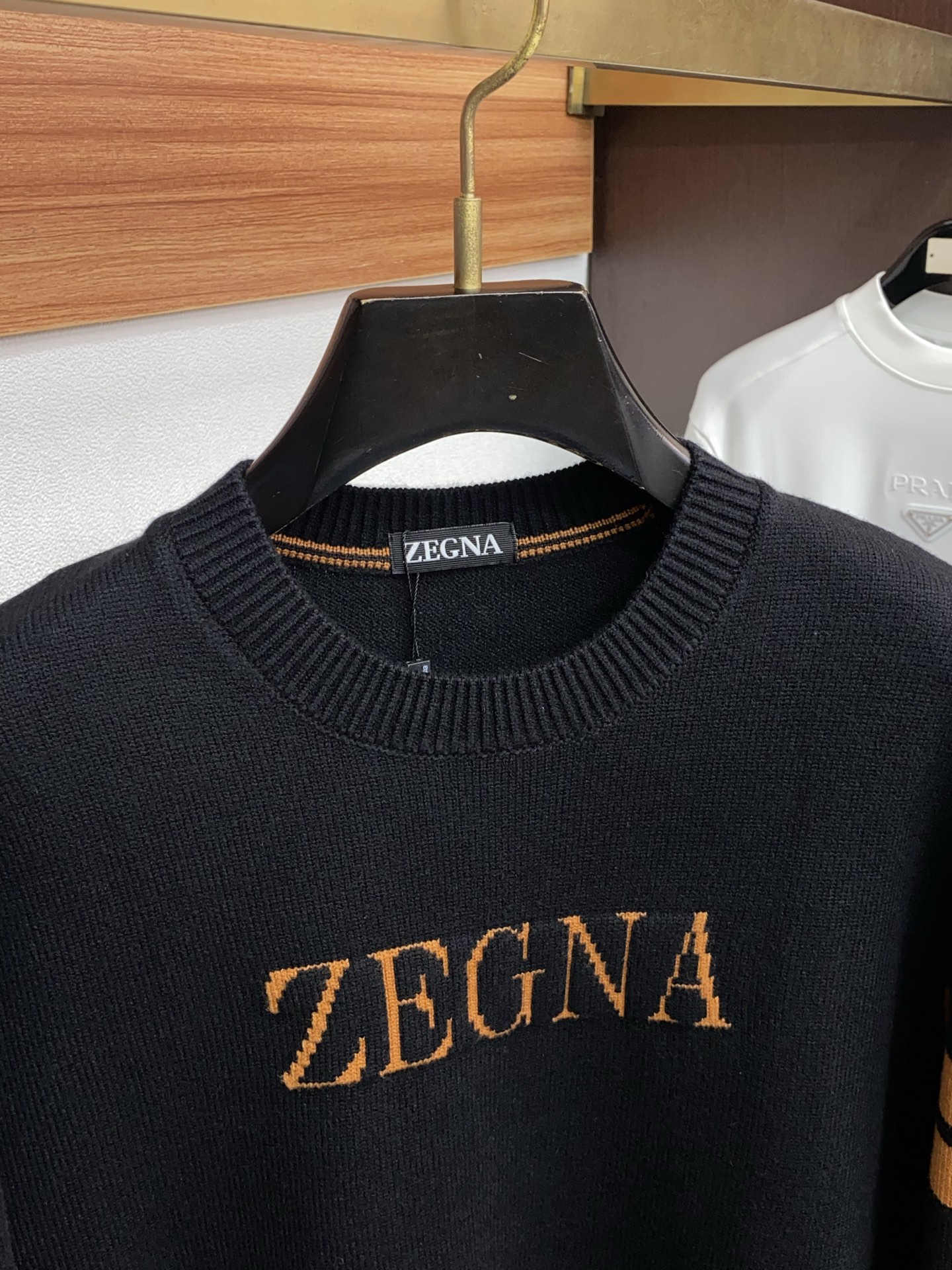 2025官网秋冬季最新款圆领毛衣，专柜同步在售爆款！特供羊毛混纺面料.手感舒适.可直接接触皮肤，logo