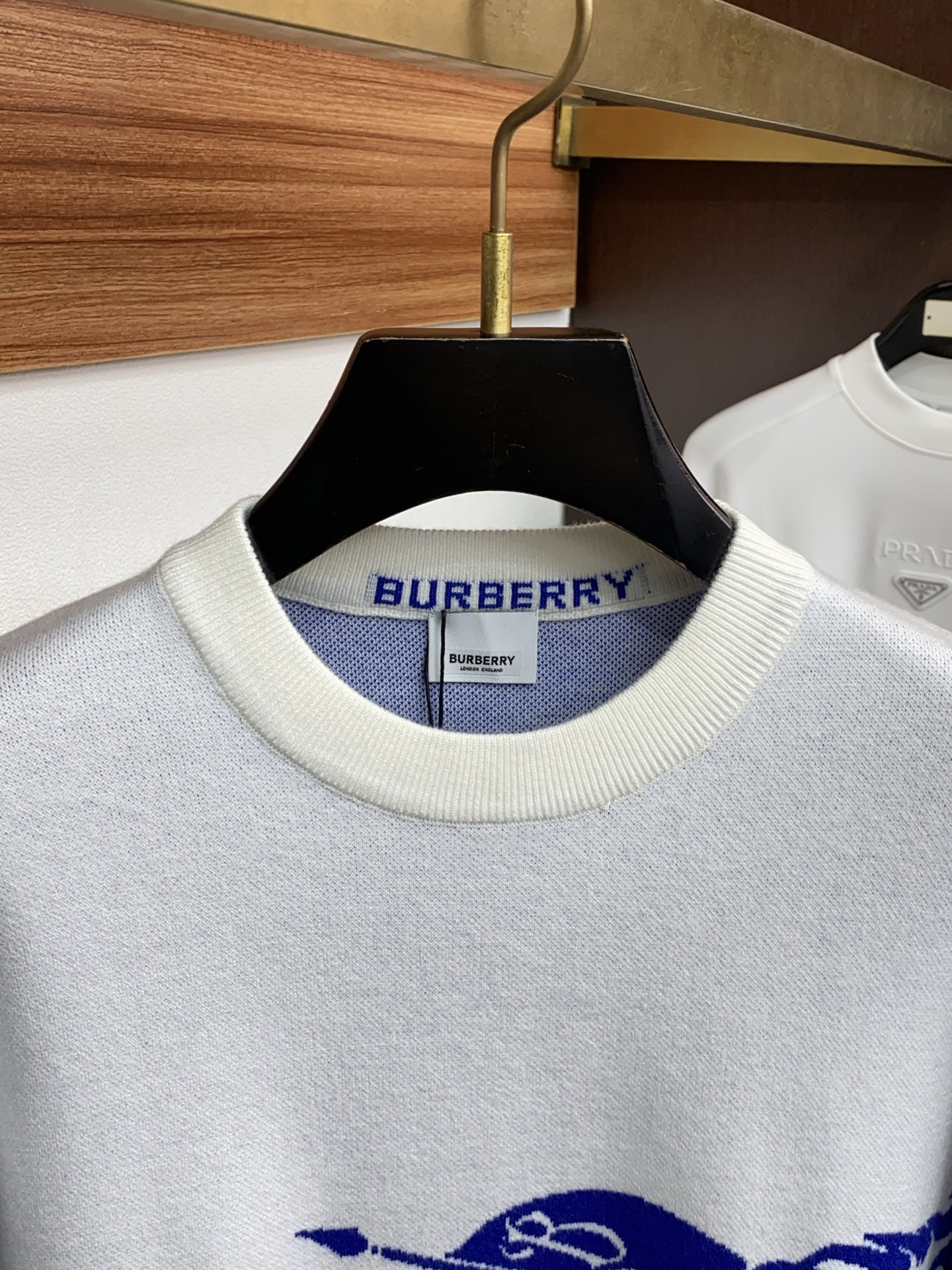 2025官网秋冬季最新款圆领毛衣，专柜同步在售爆款！特供羊毛混纺面料.手感舒适.可直接接触皮肤，logo