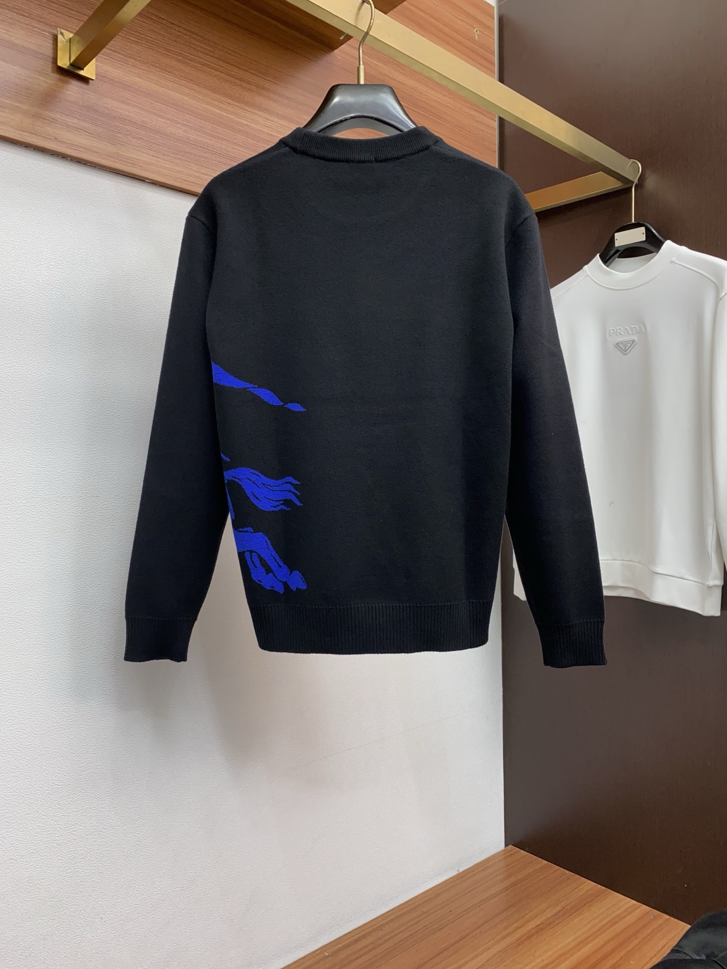 2025官网秋冬季最新款圆领毛衣，专柜同步在售爆款！特供羊毛混纺面料.手感舒适.可直接接触皮肤，logo