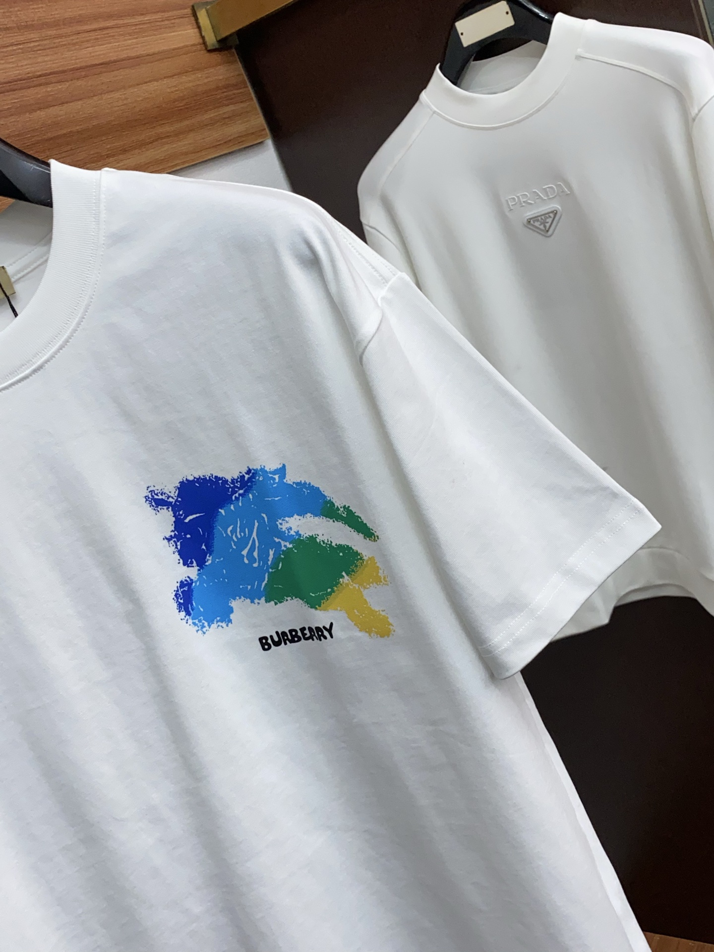 。🩵 巴宝莉 26SS春夏新款 纯棉质圆领短袖 男士基础款纯白专柜短袖T恤衫！贸易公司渠道稀出，同步官网