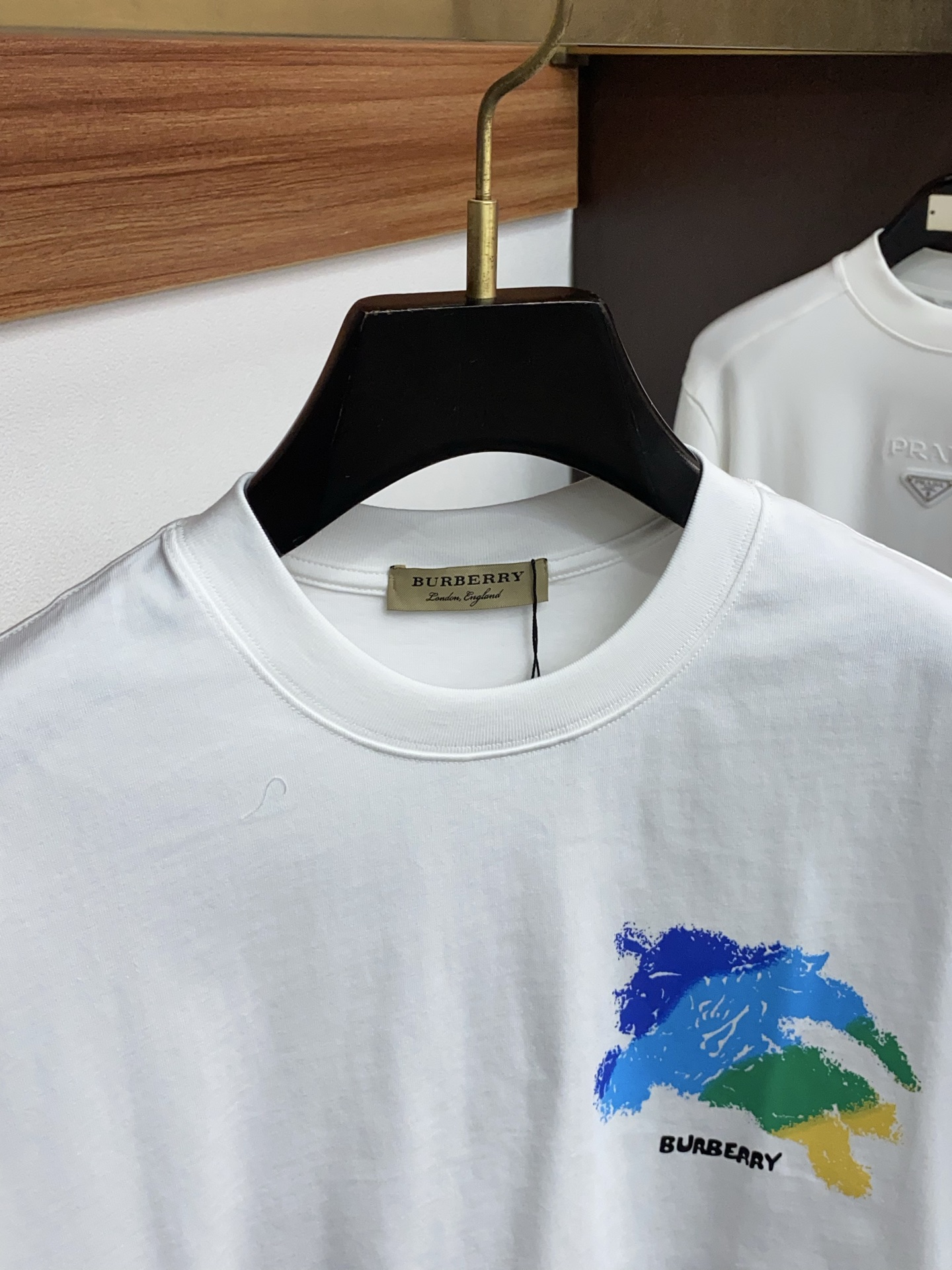 。🩵 巴宝莉 26SS春夏新款 纯棉质圆领短袖 男士基础款纯白专柜短袖T恤衫！贸易公司渠道稀出，同步官网